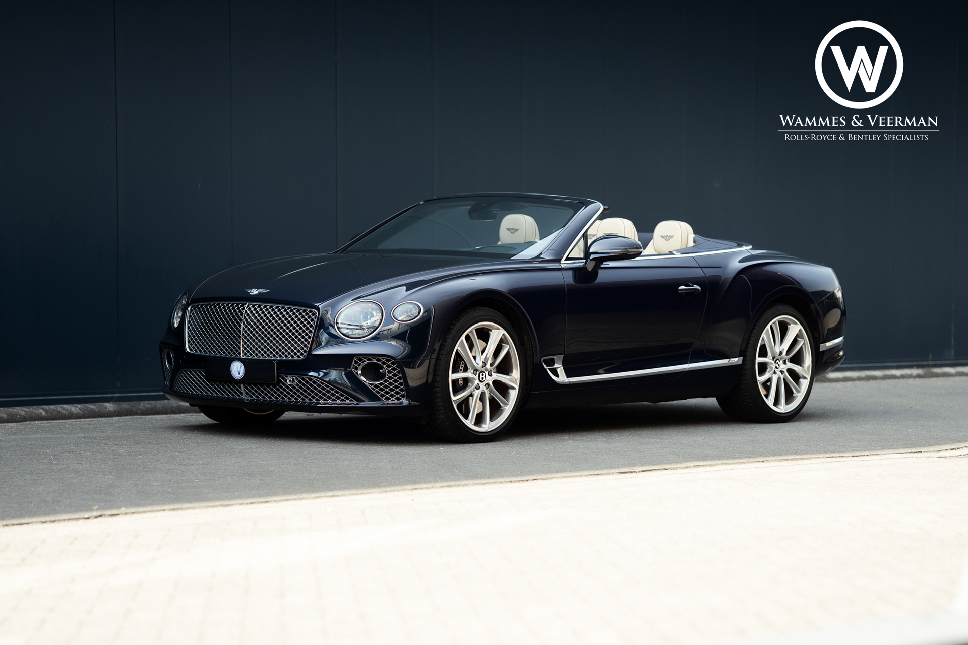 Bentley Continental GT V8 Convertible 4.0 V8 Mulliner 2021 - voorkant