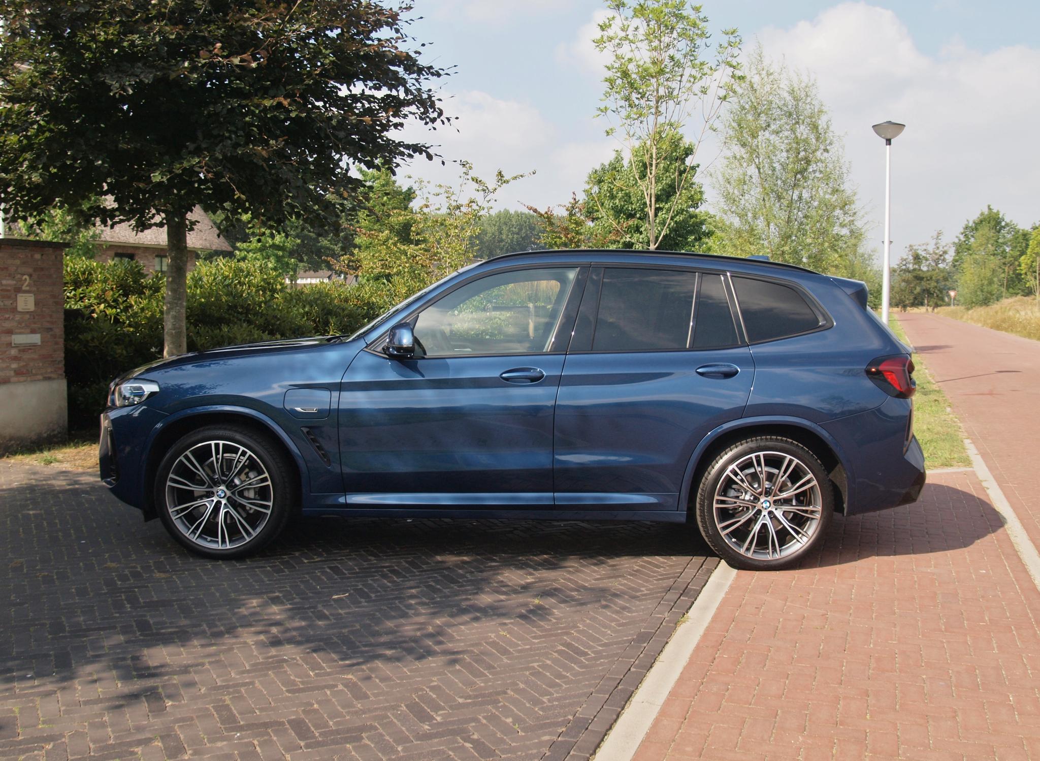 Foto van BMW X3 Xdrive30e
