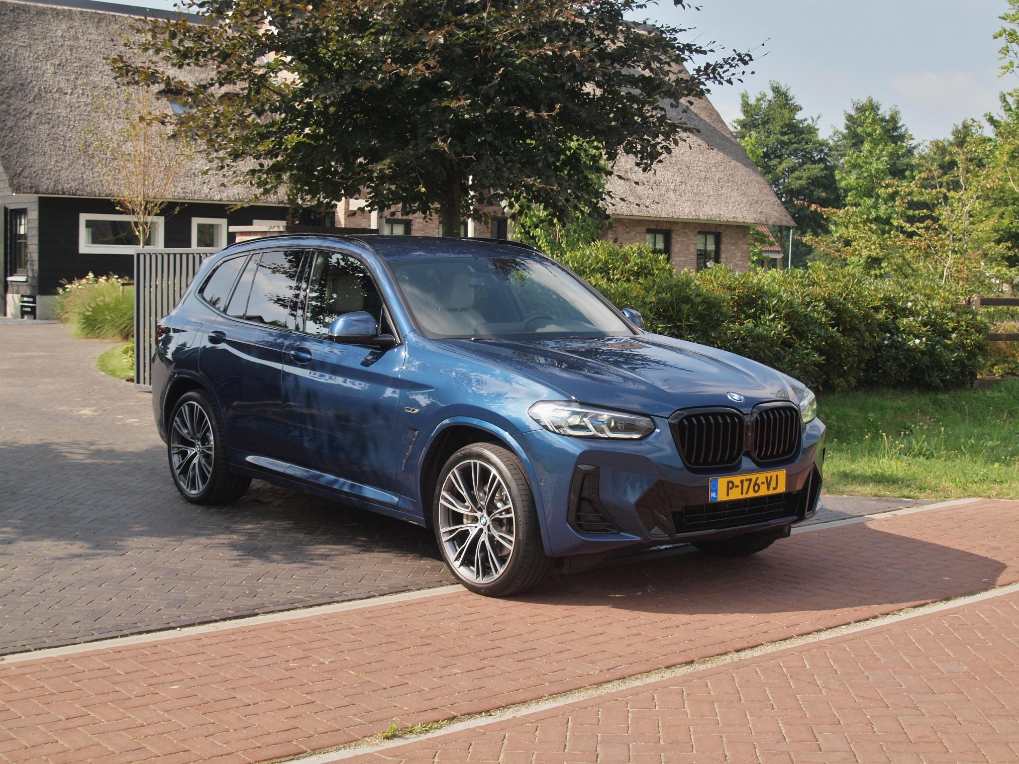 Foto van BMW X3 Xdrive30e