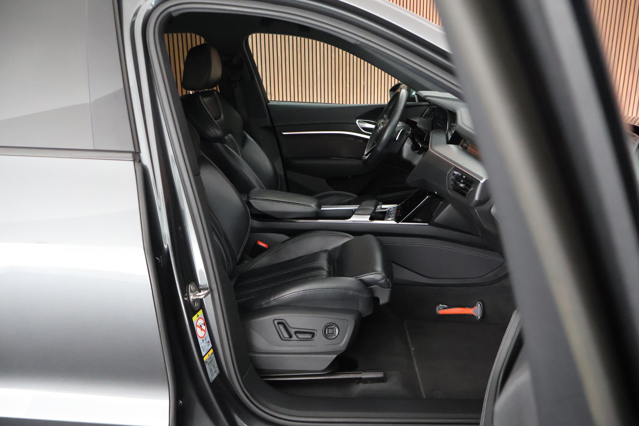 Foto van Audi E-tron 55