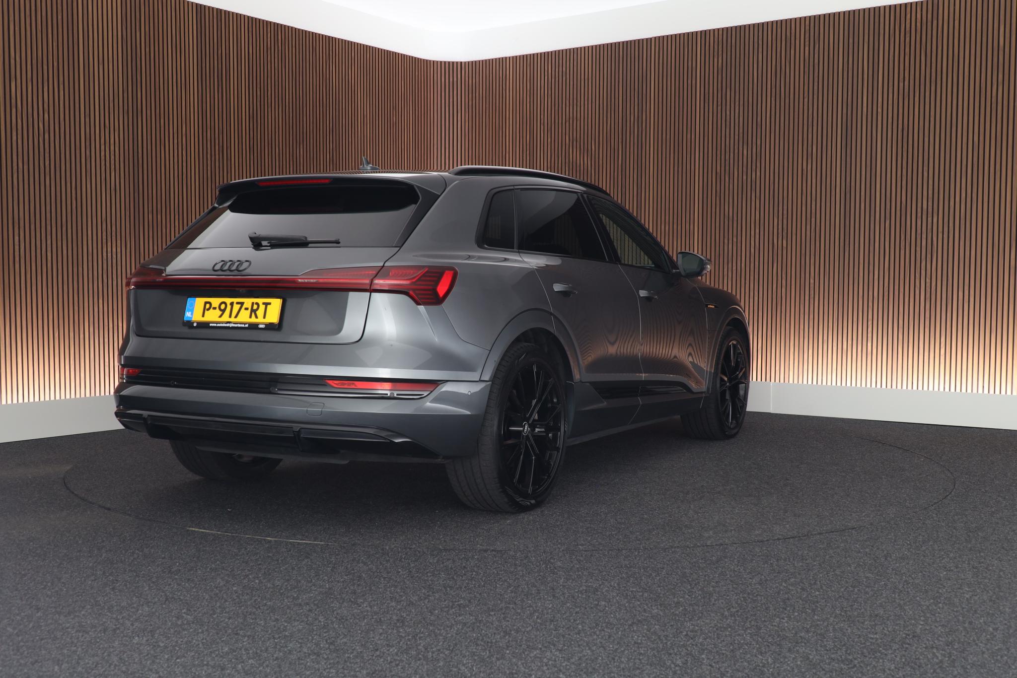 Foto van Audi E-tron 55