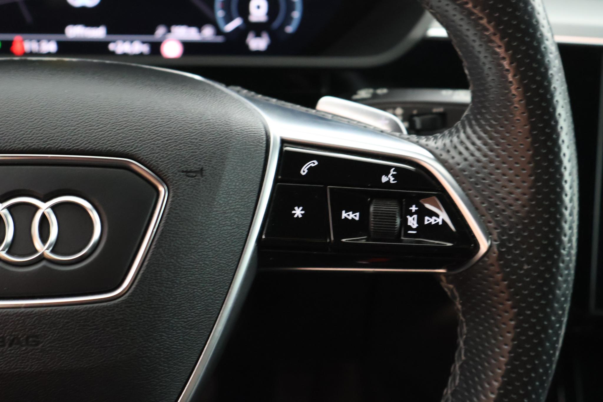 Foto van Audi E-tron 55