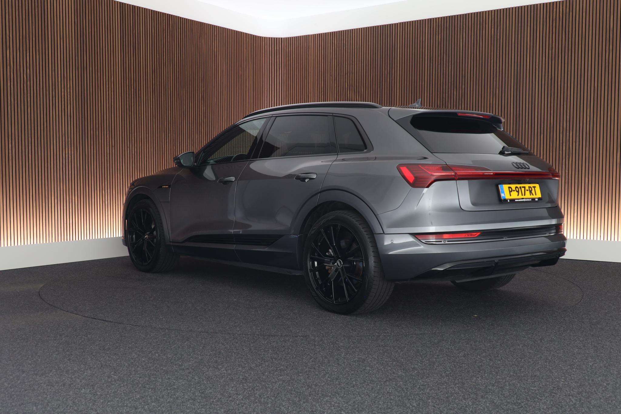 Foto van Audi E-tron 55