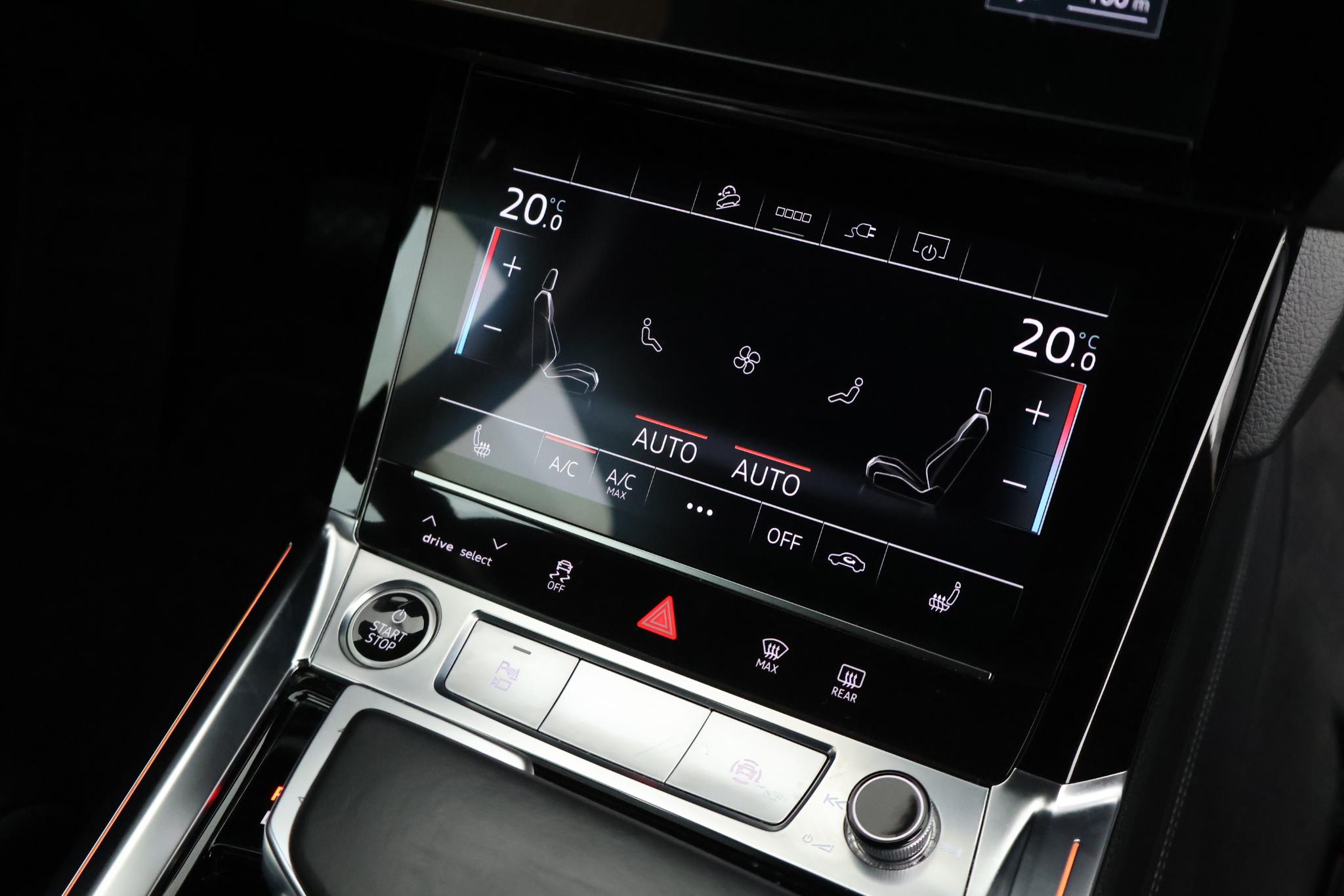 Foto van Audi E-tron 55