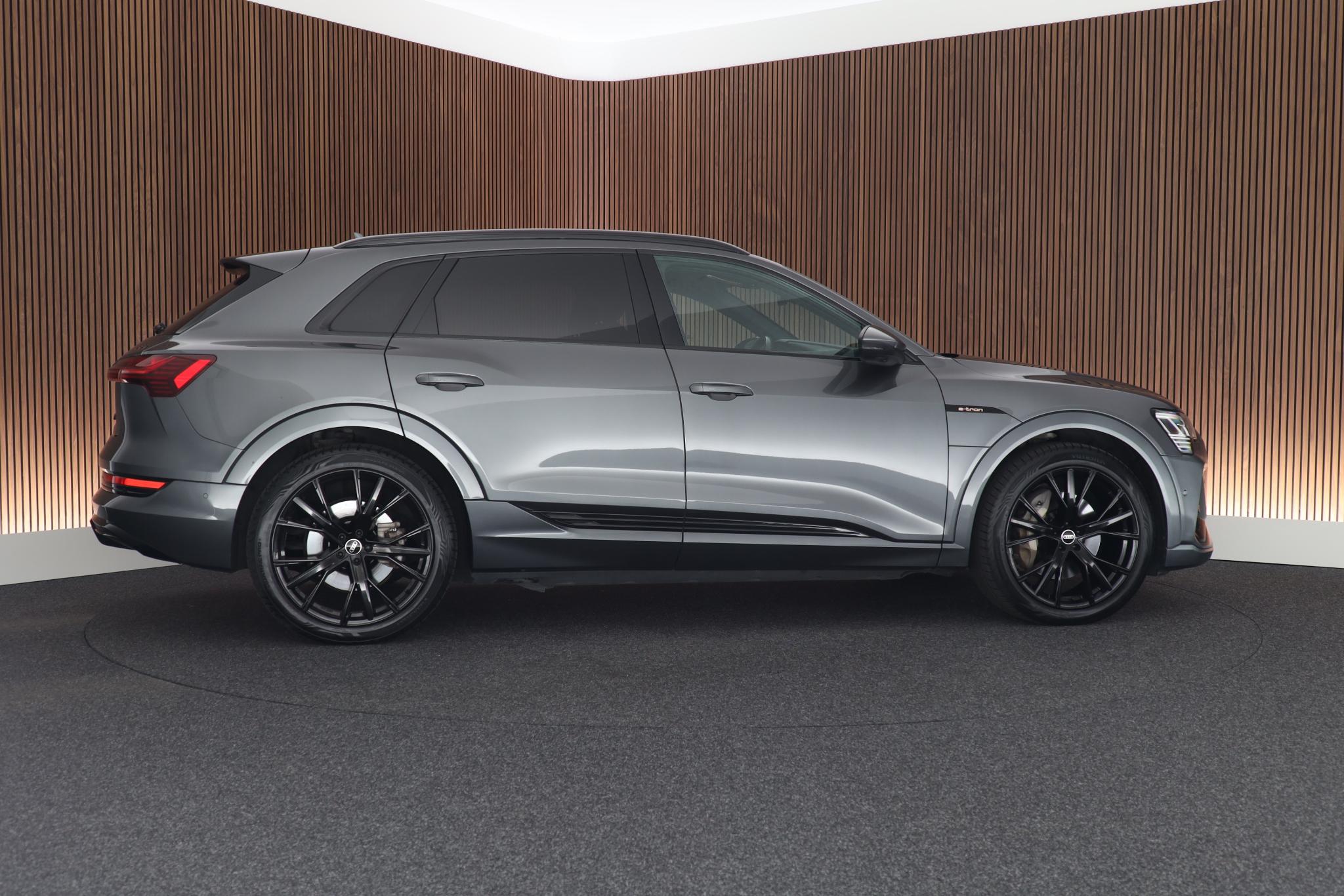 Foto van Audi E-tron 55