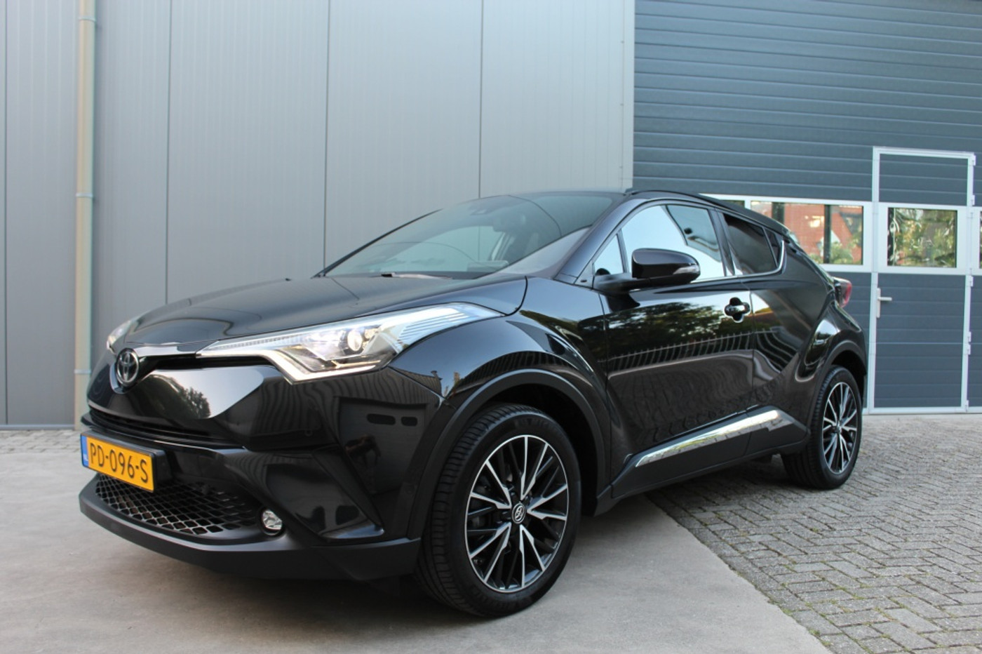 Foto van Toyota Toyota C-hr