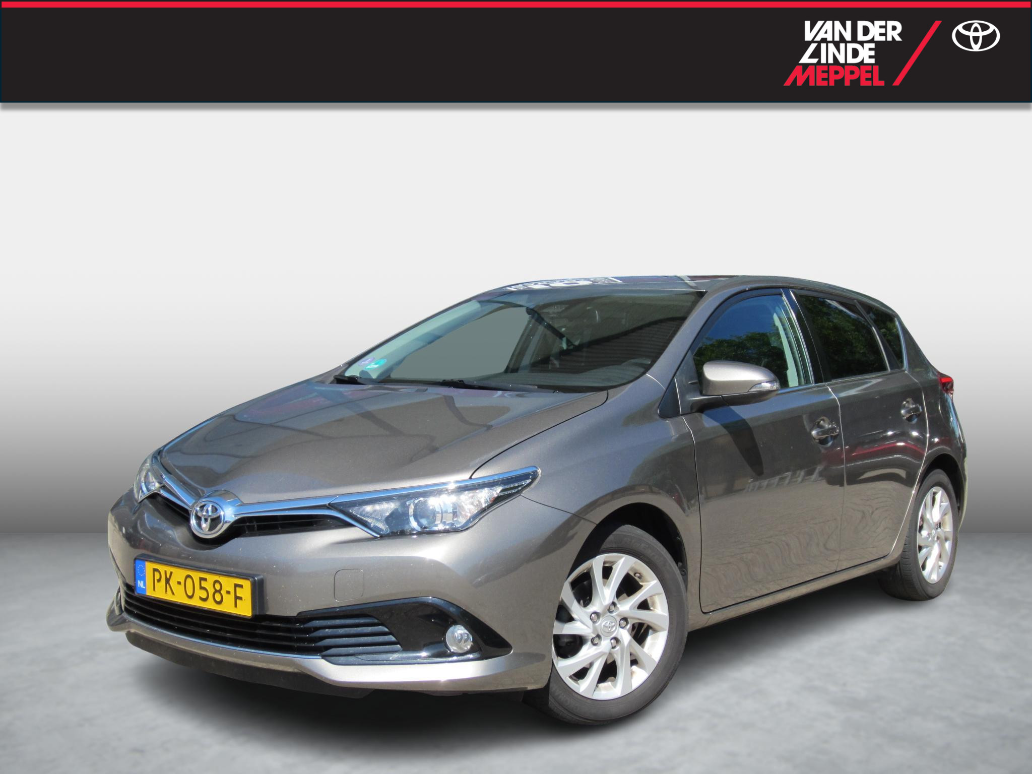 Toyota Toyota Auris 1.2T Dynamic Trekhaak Geremd 1.300kg 2017 - voorkant