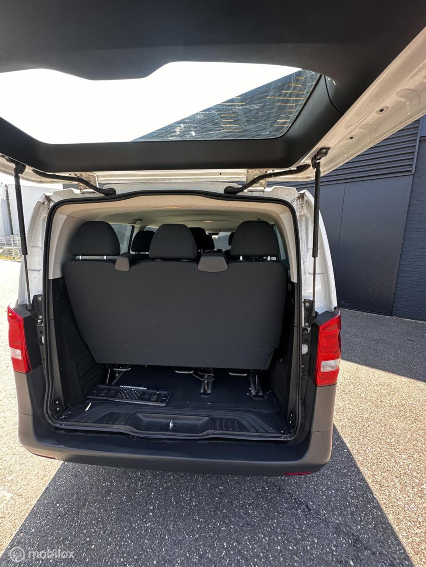 Foto van Mercedes-Benz Vito Tourer