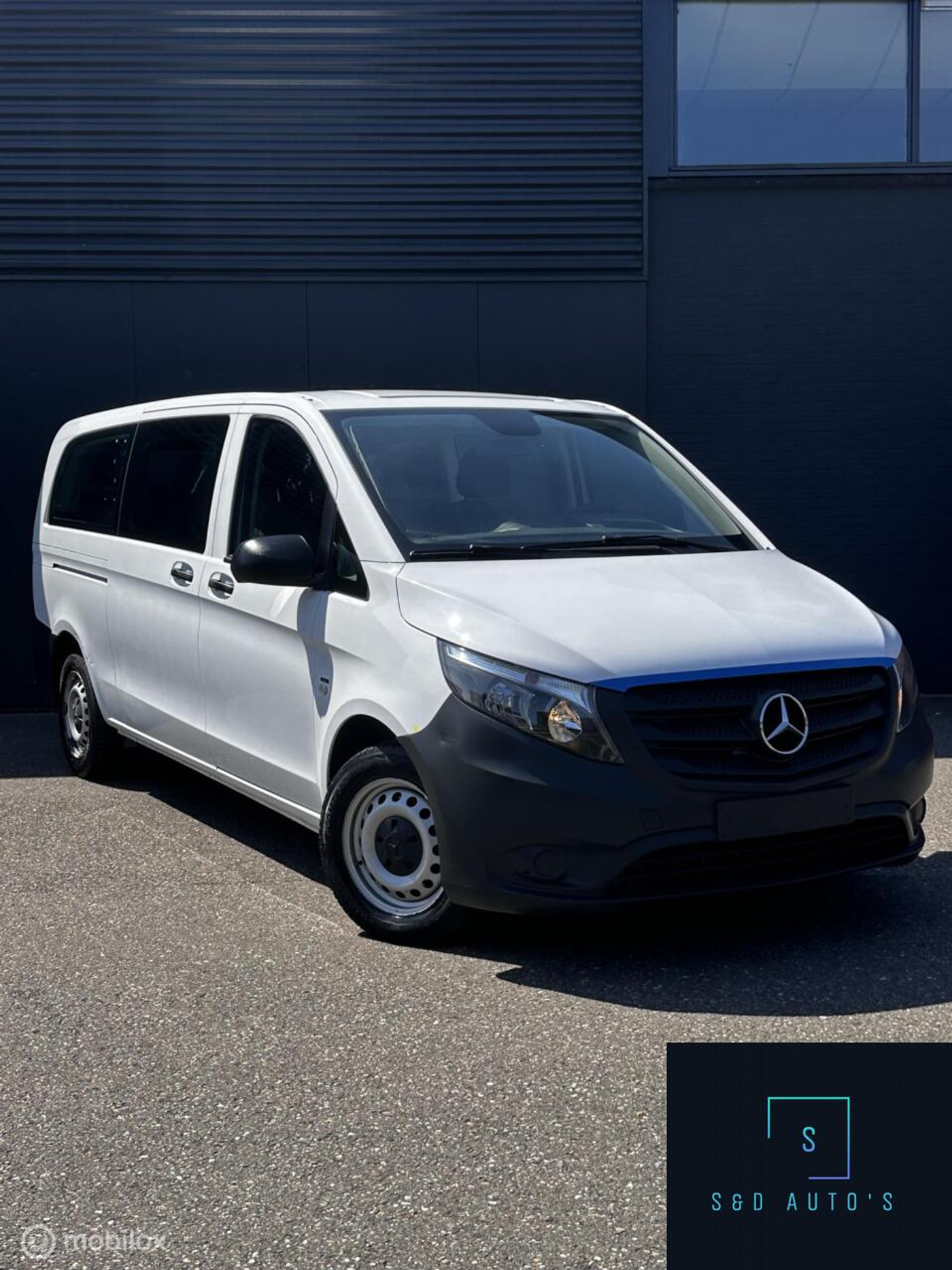 Foto van Mercedes-Benz Vito Tourer