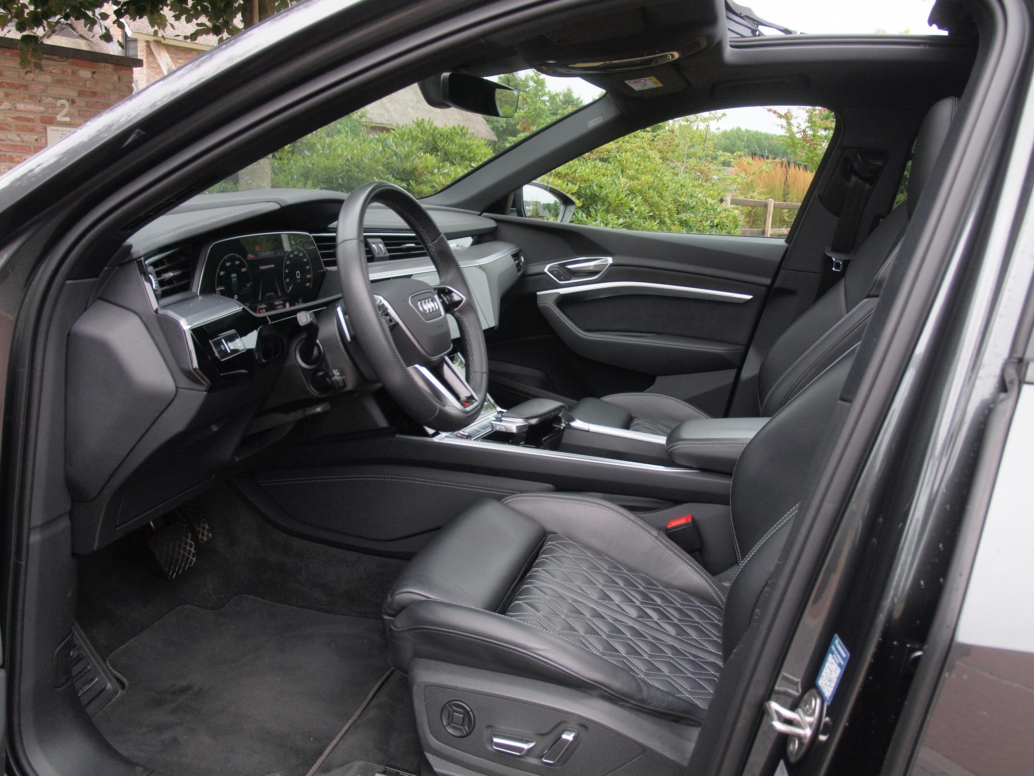 Foto van Audi E-tron S