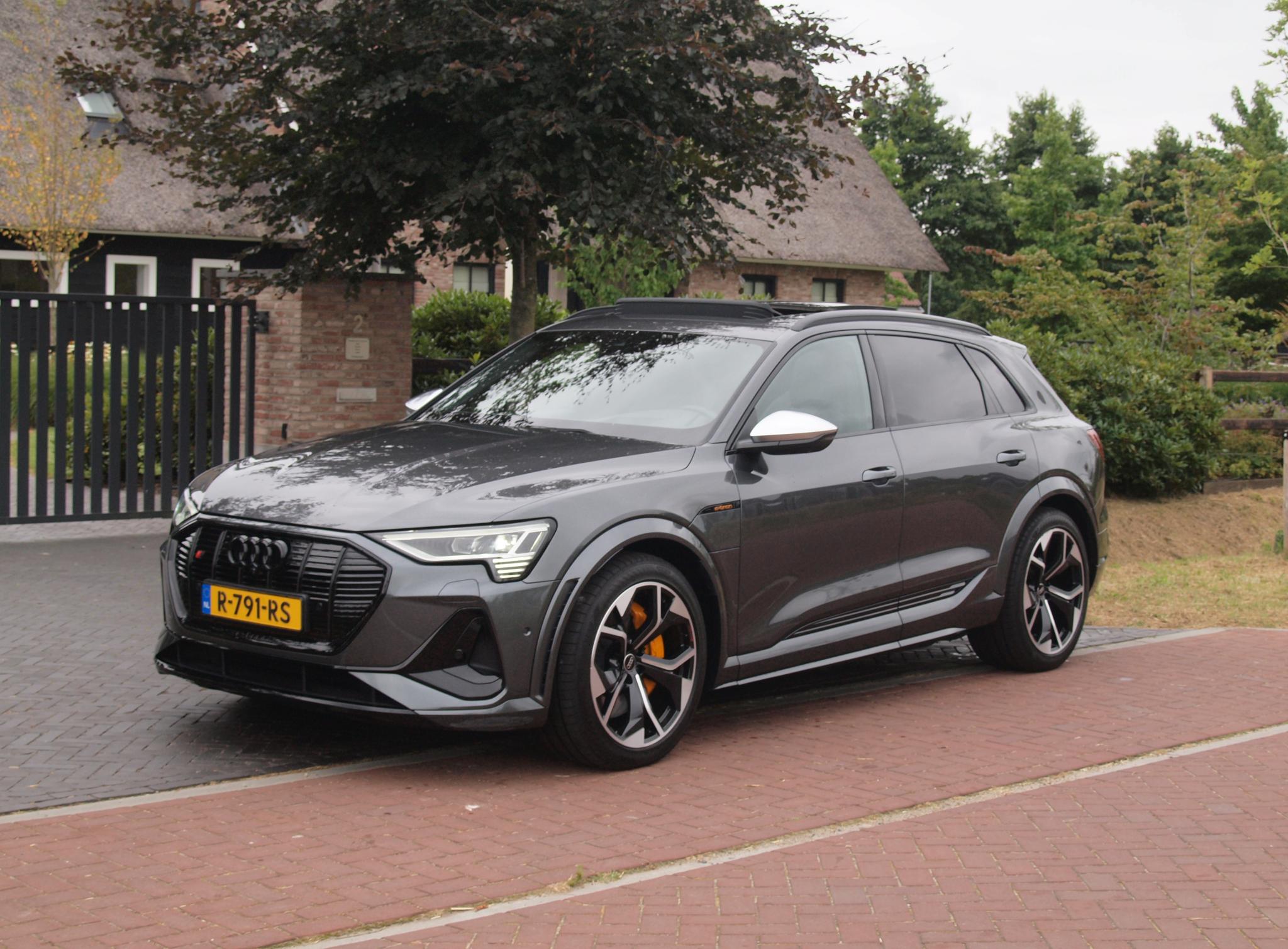 Foto van Audi E-tron S
