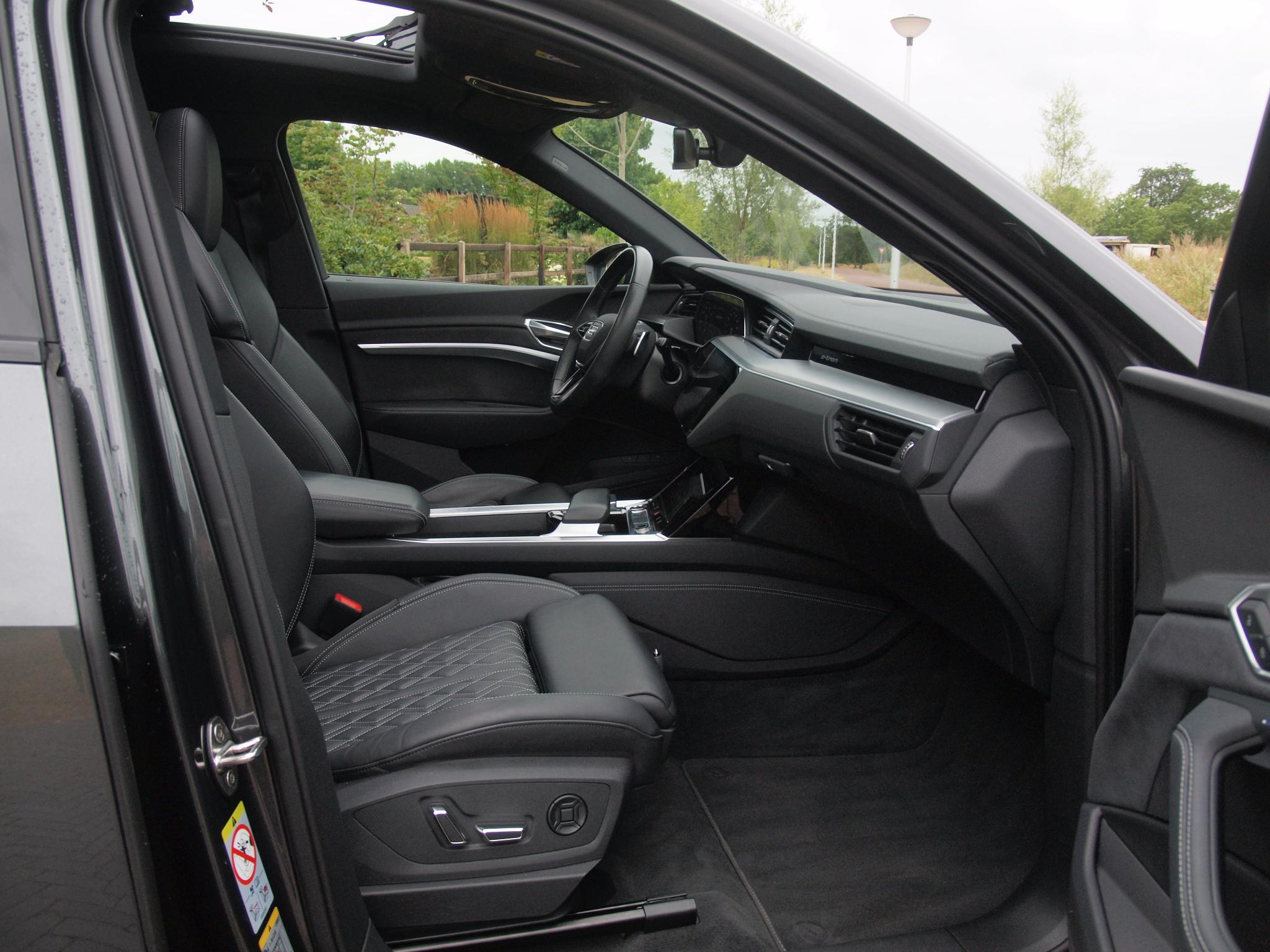 Foto van Audi E-tron S
