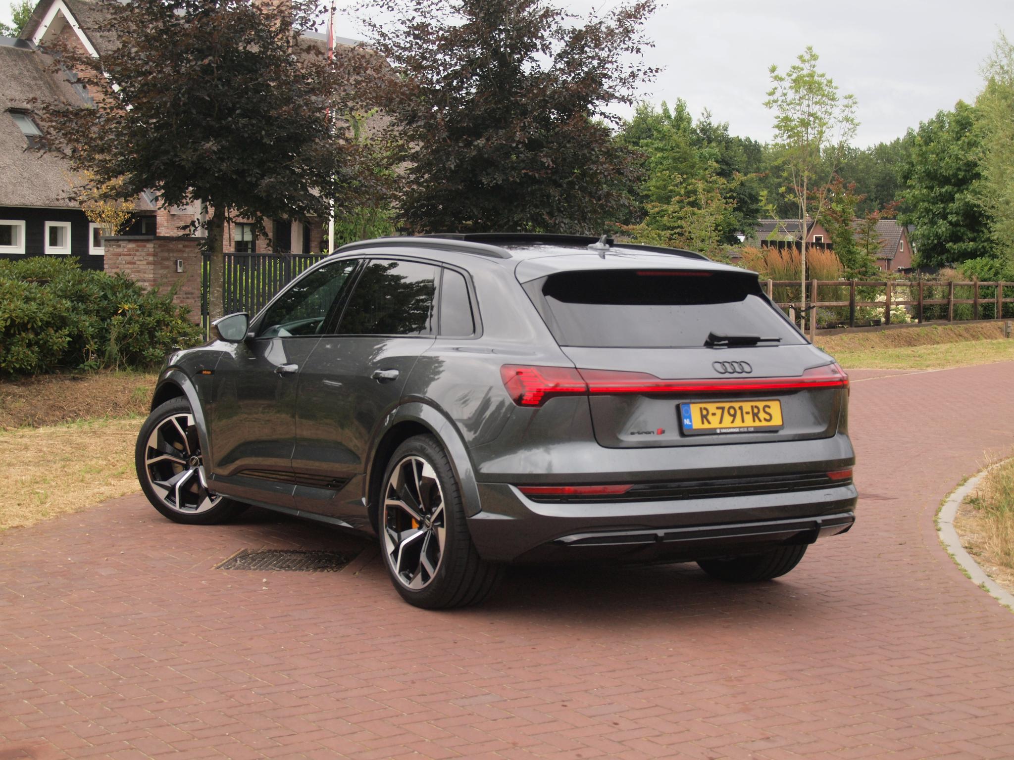 Foto van Audi E-tron S