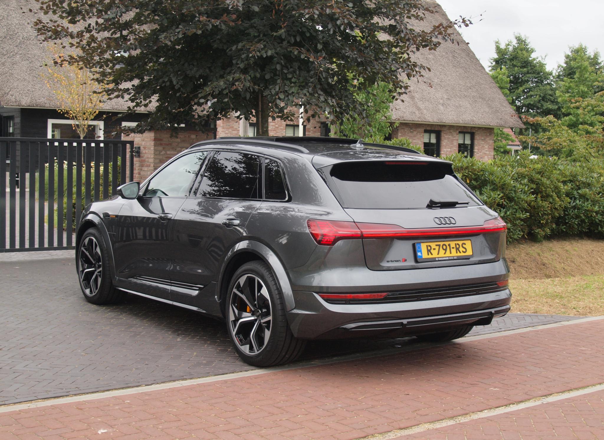 Foto van Audi E-tron S