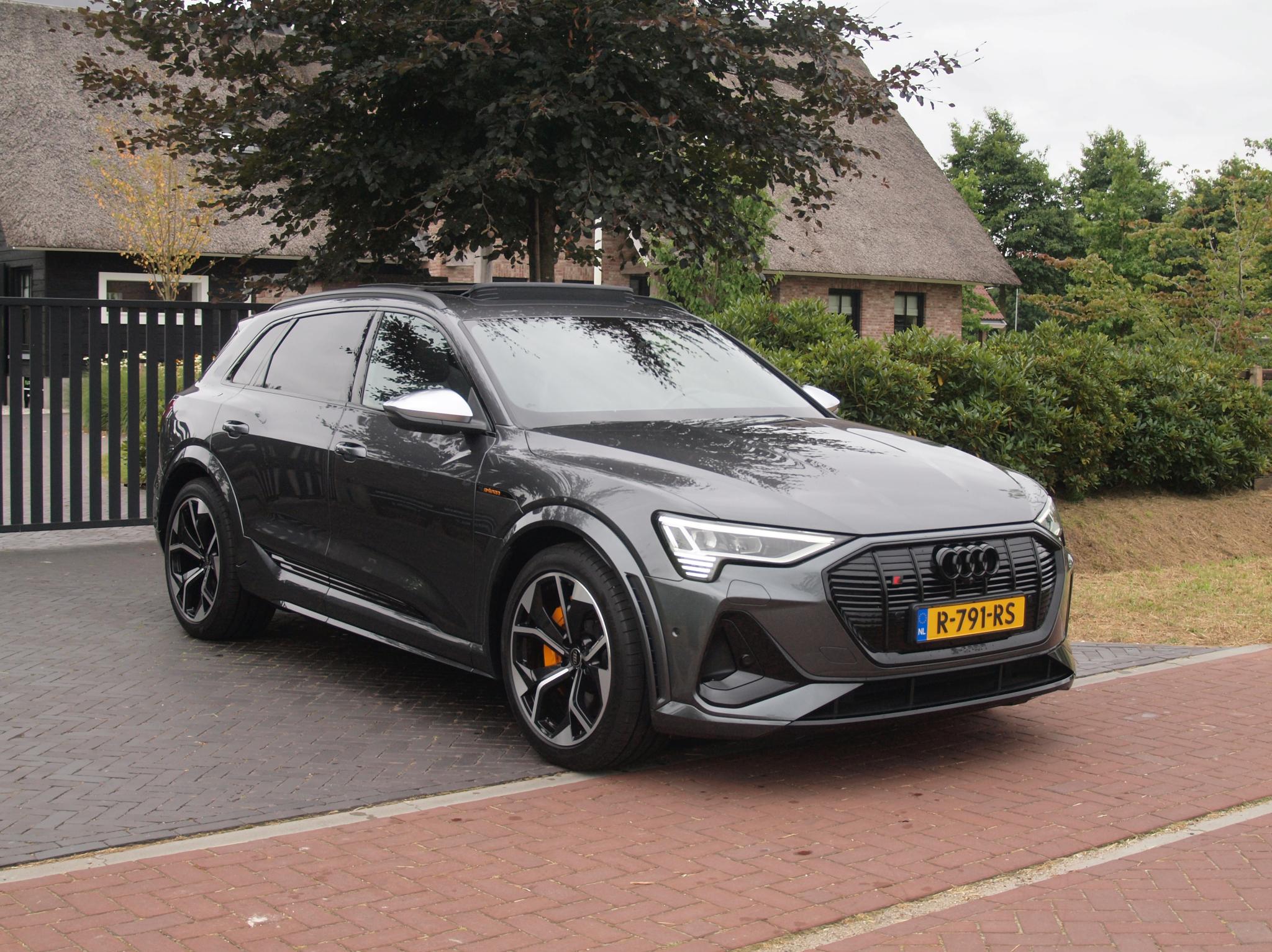 Foto van Audi E-tron S