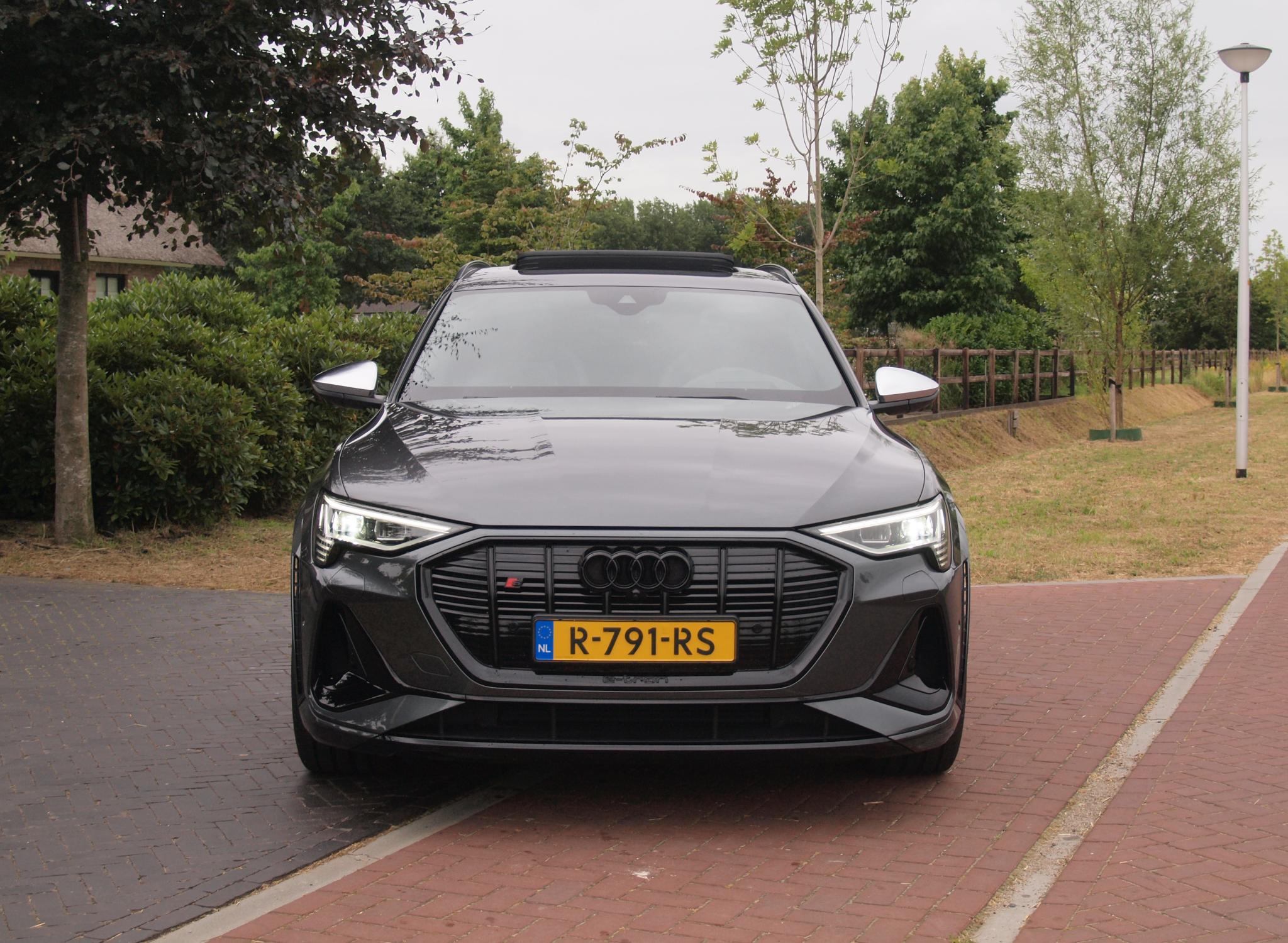 Foto van Audi E-tron S