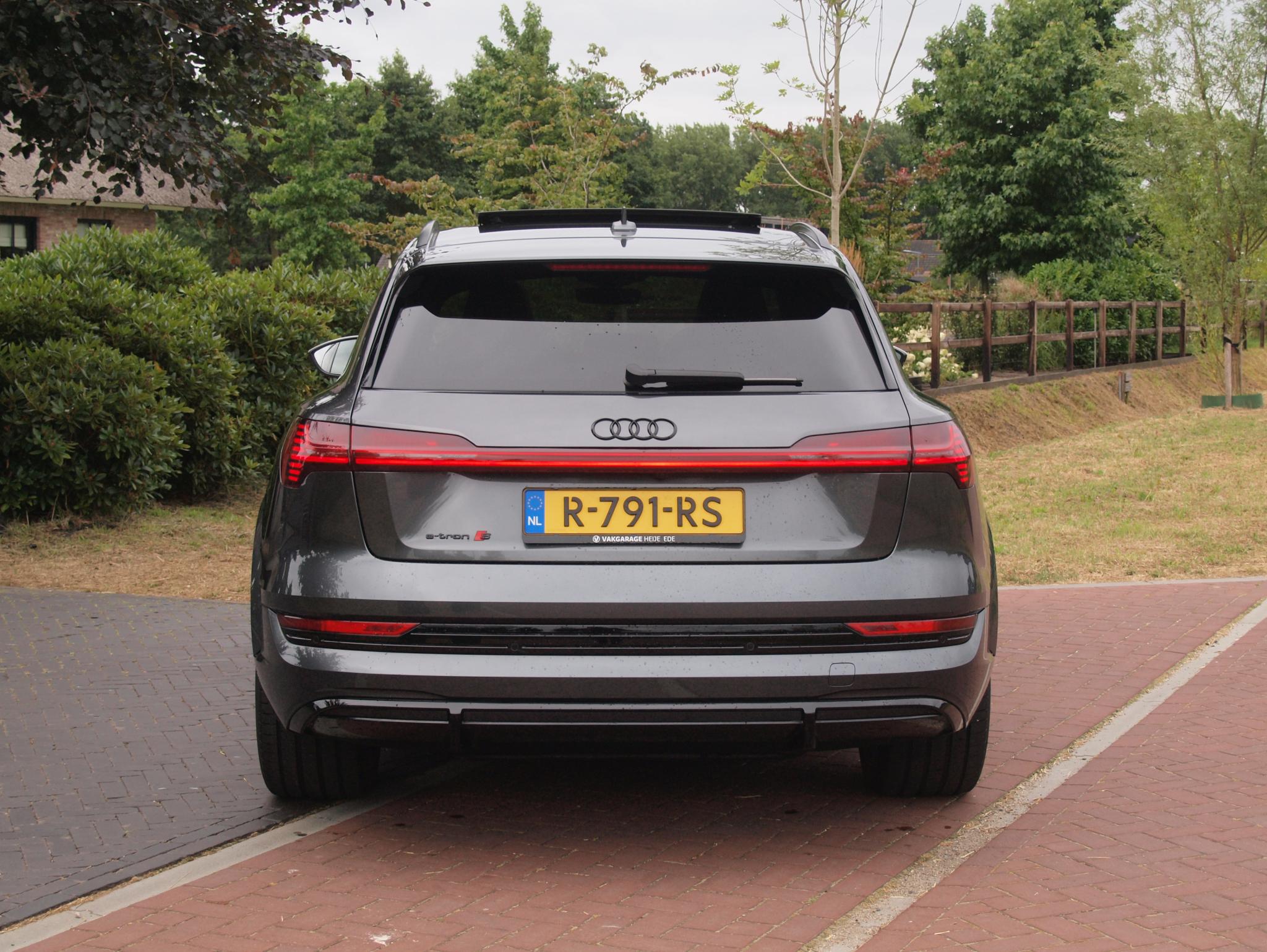 Foto van Audi E-tron S