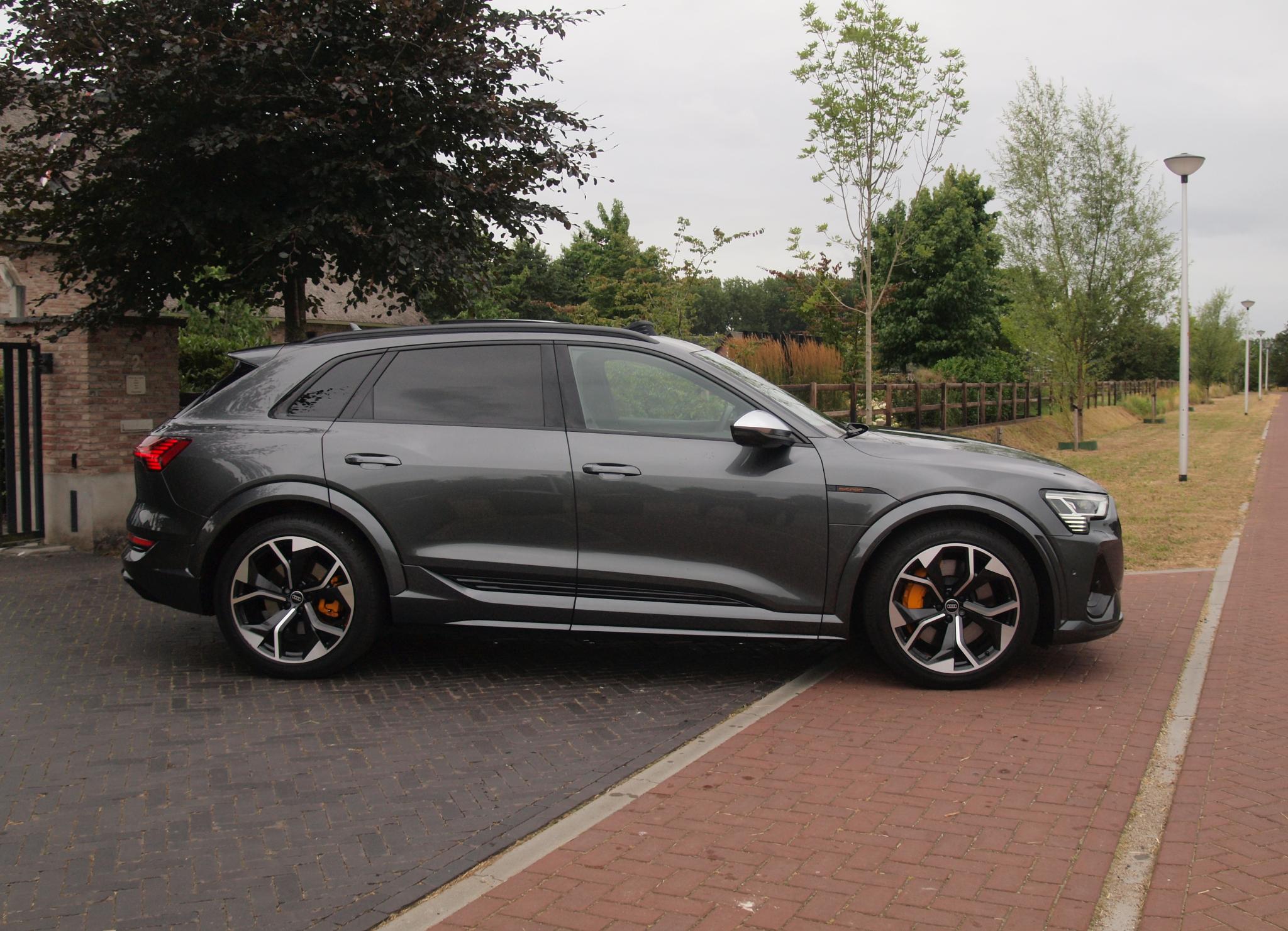 Foto van Audi E-tron S
