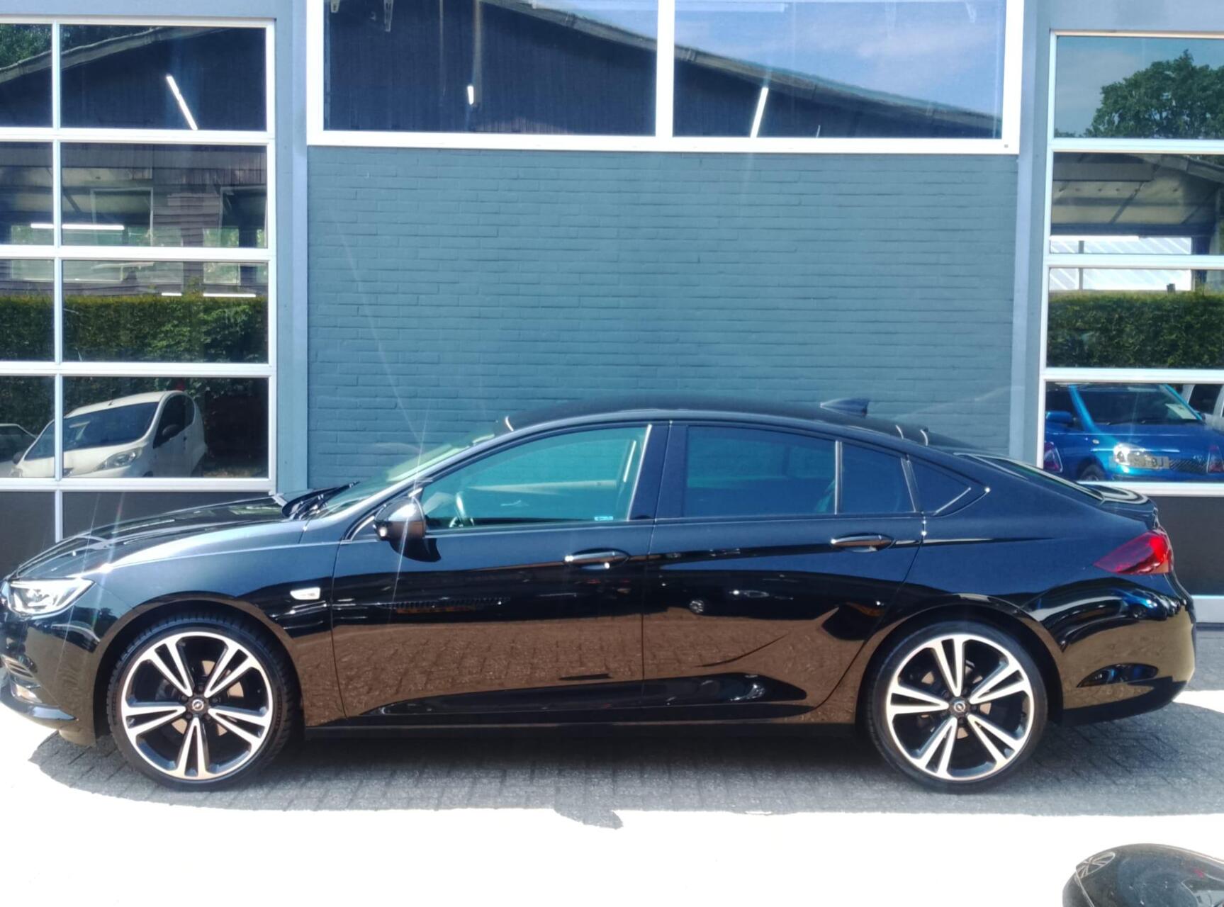 Foto van Opel Insignia Grand Sport