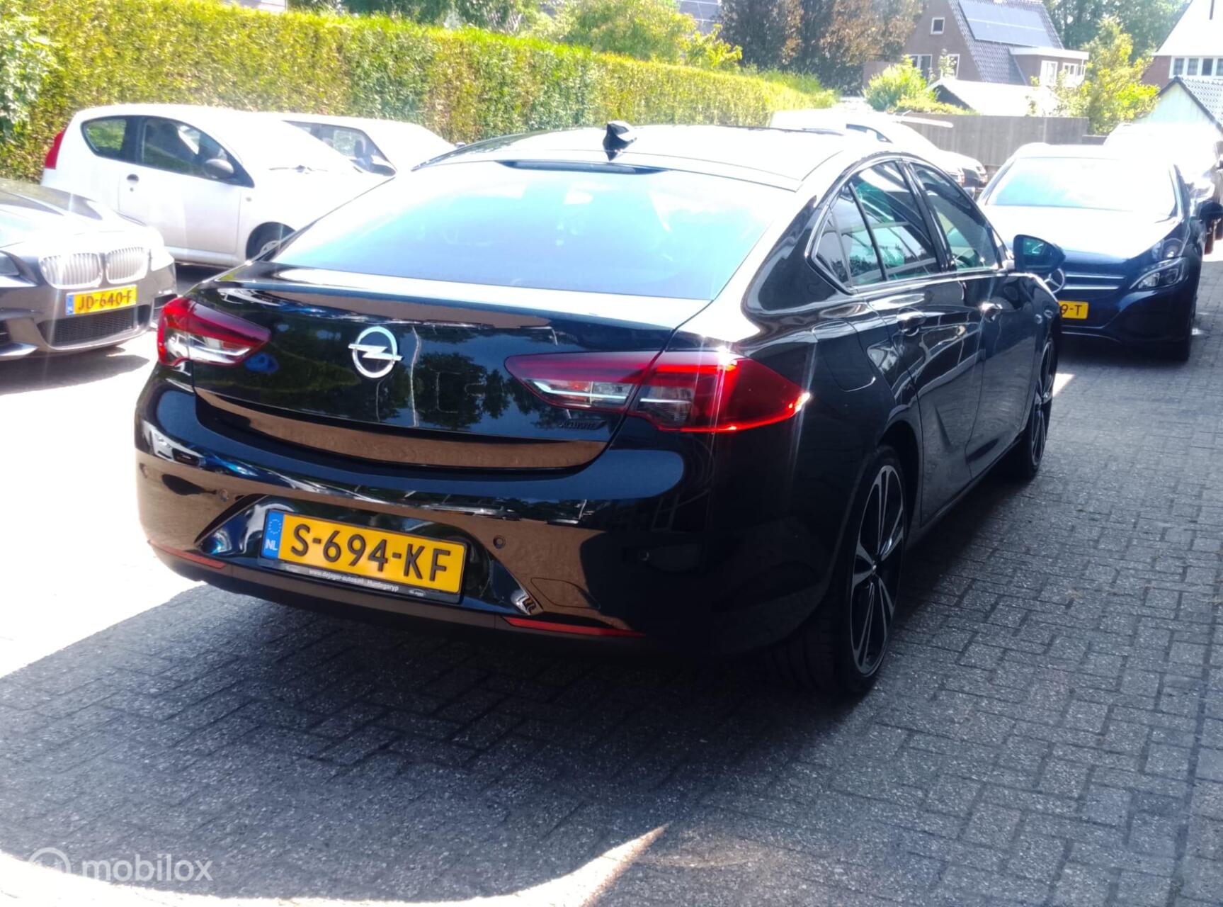 Foto van Opel Insignia Grand Sport