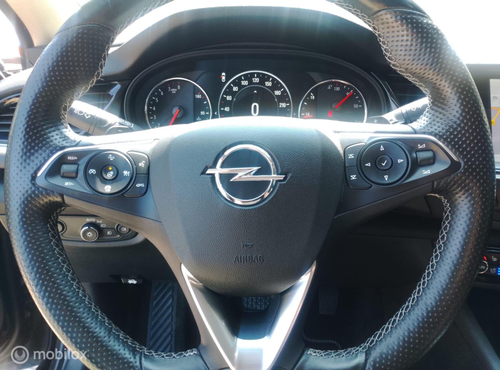 Foto van Opel Insignia Grand Sport