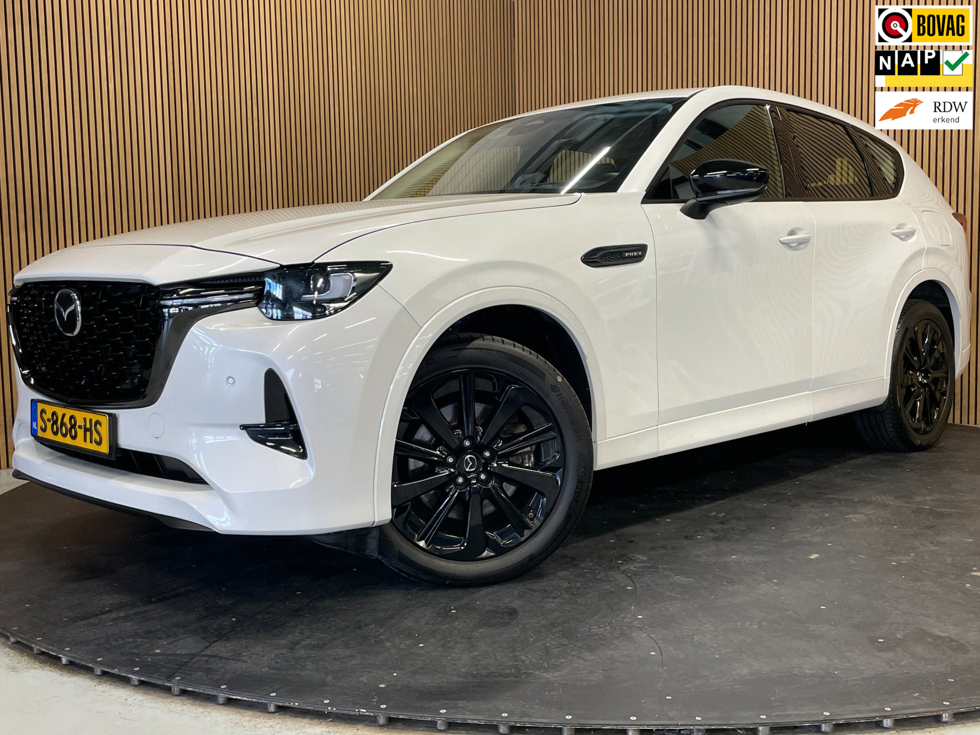Mazda Mazda Cx-60 2.5 e-SkyActiv PHEV Homura|BLACK&WHITE|HEAD-UP|LEDER|STOEL+STUURVERW|CARPLAY|CAMERA|CLIMA+CRUISE|NAP|NL|1 EIG.|IN.BTW| 2023 - voorkant