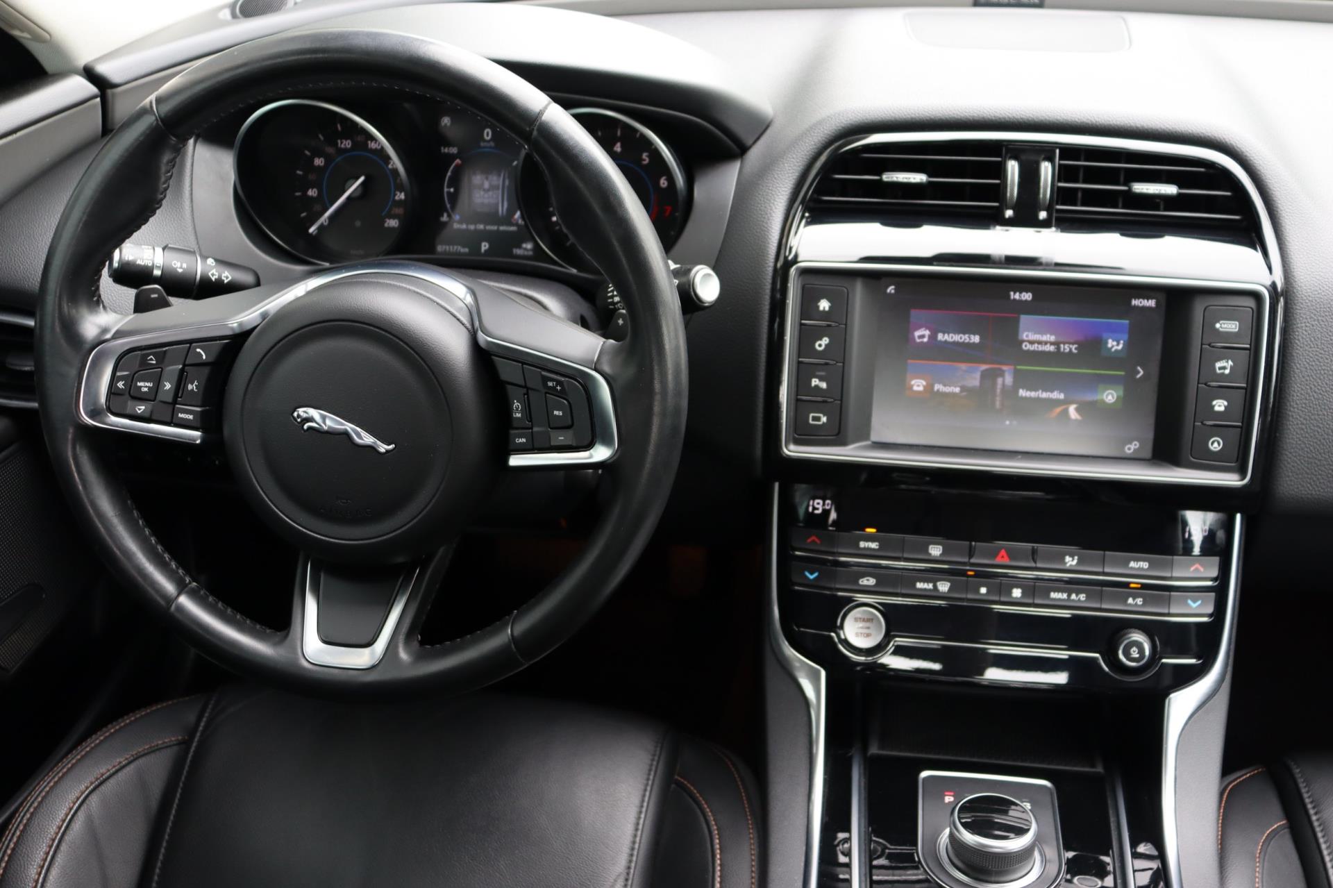 Foto van Jaguar Xe