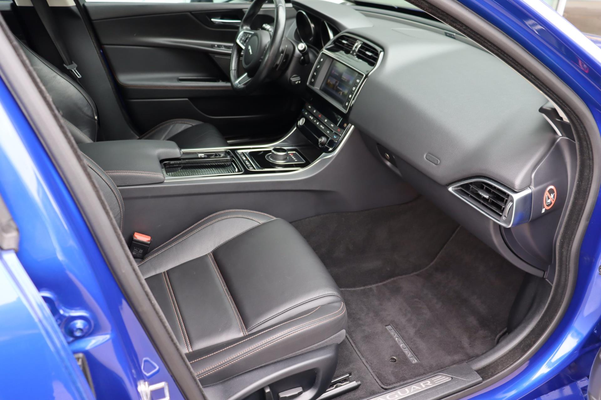 Foto van Jaguar Xe