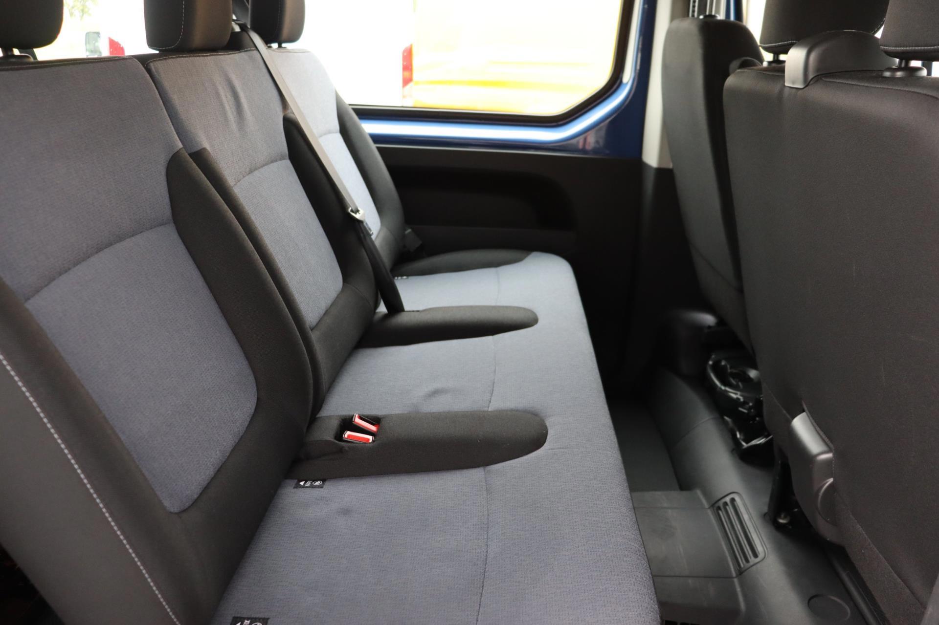 Foto van Opel Vivaro-b