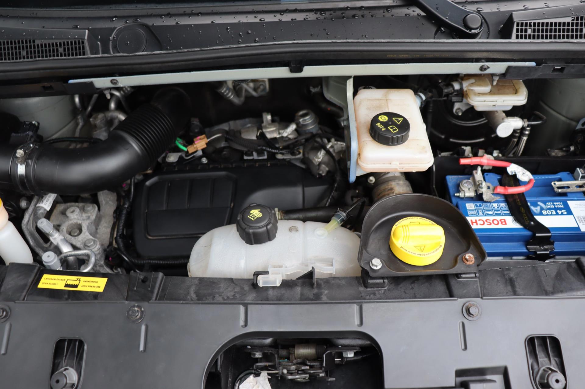 Foto van Opel Vivaro-b