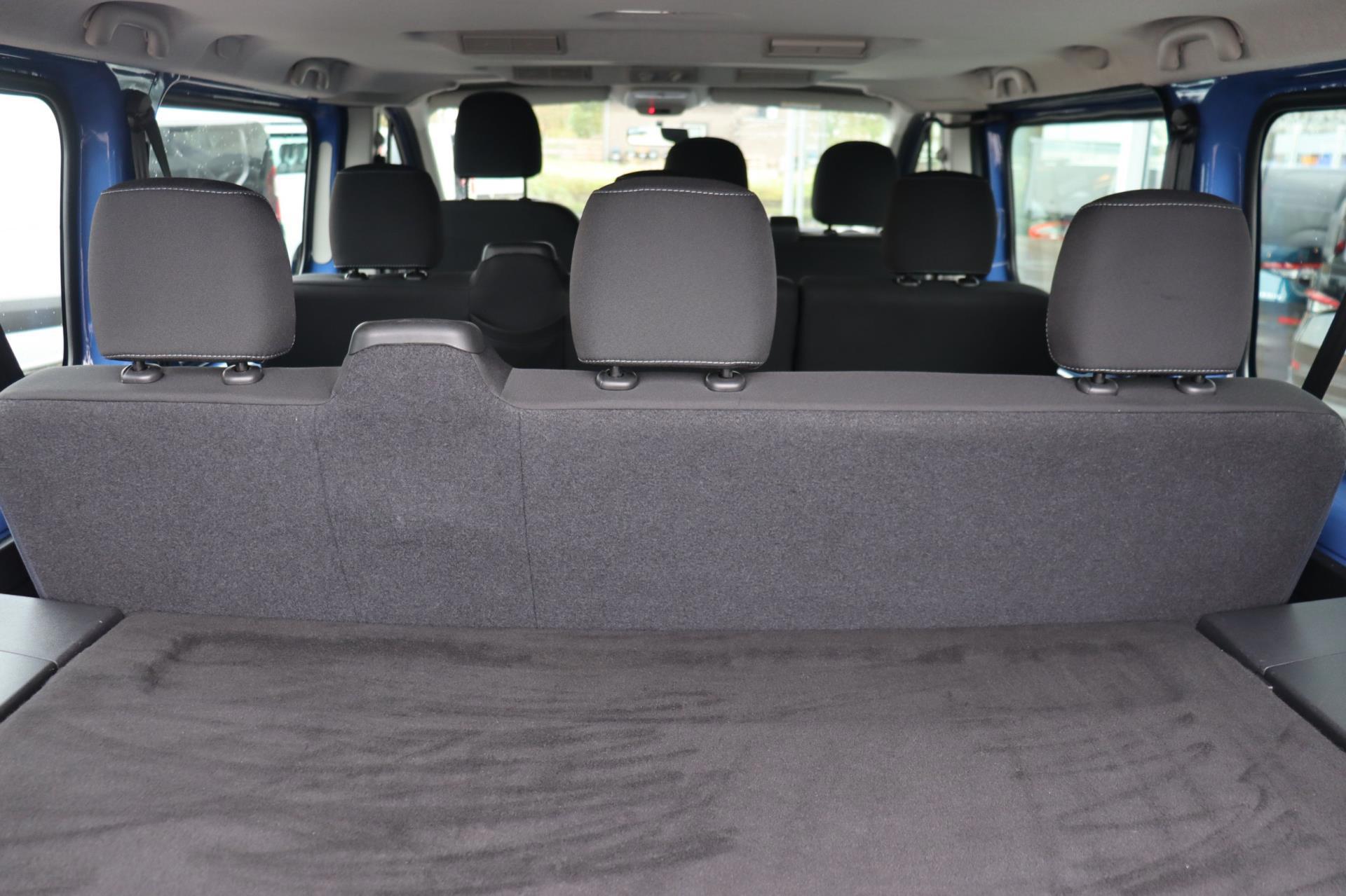 Foto van Opel Vivaro-b