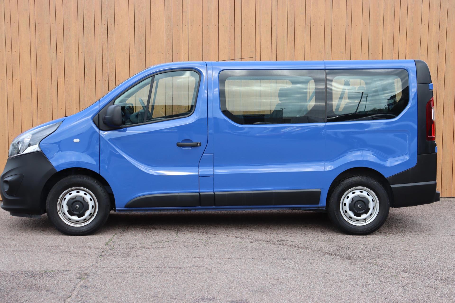 Foto van Opel Vivaro-b