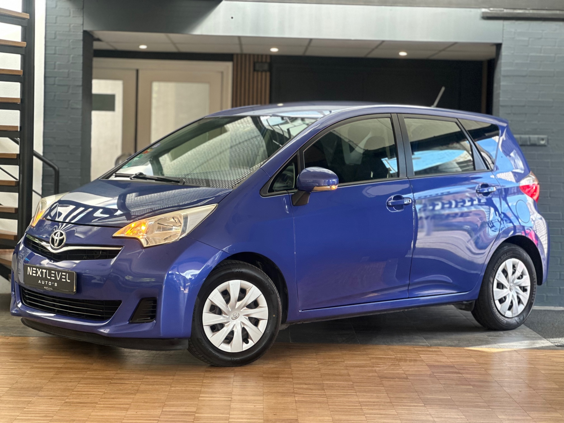 Toyota Toyota Verso-s 1.3 VVT-i Aspiration 2011 - voorkant