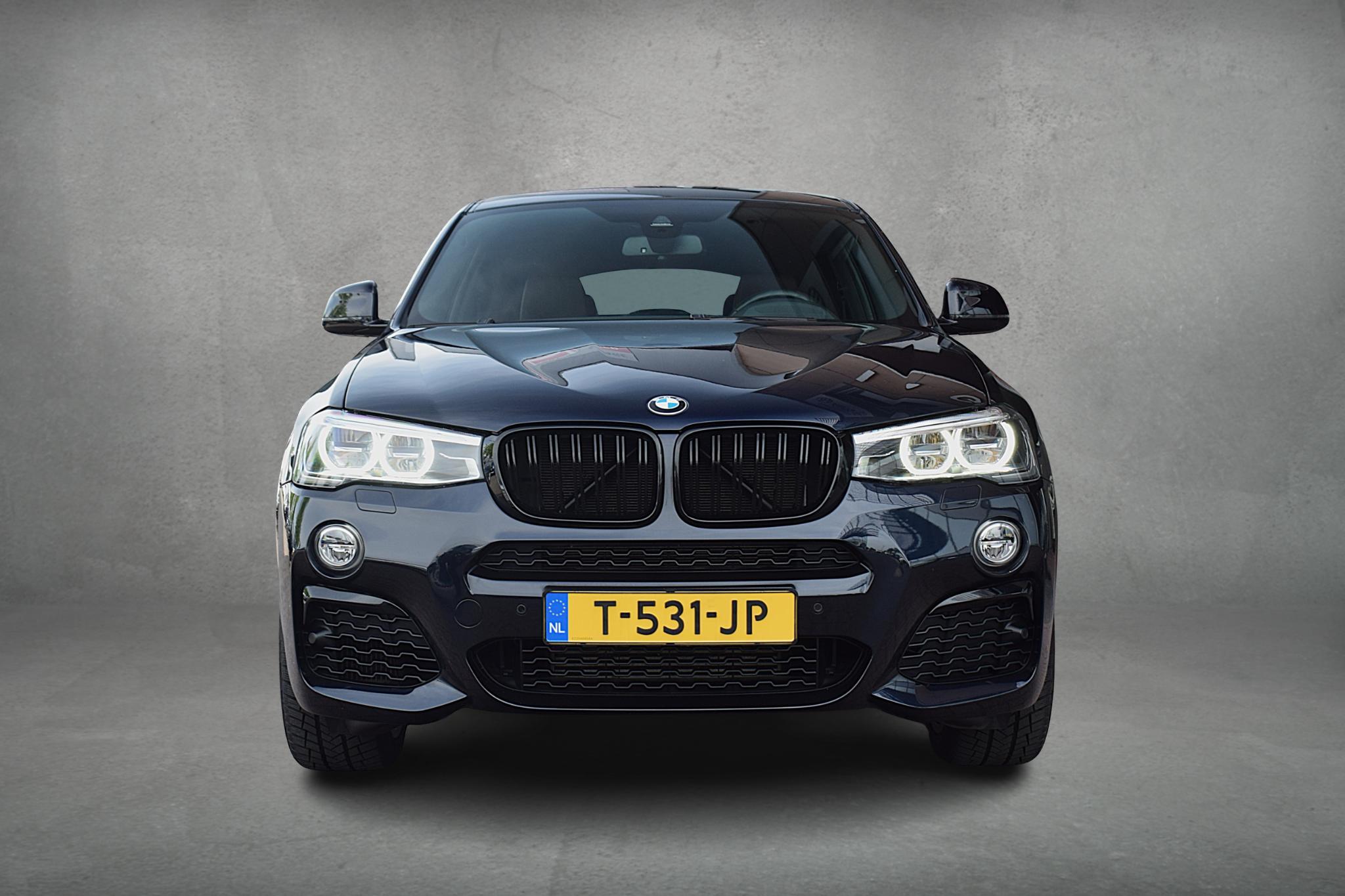 Foto van BMW X4 M40i
