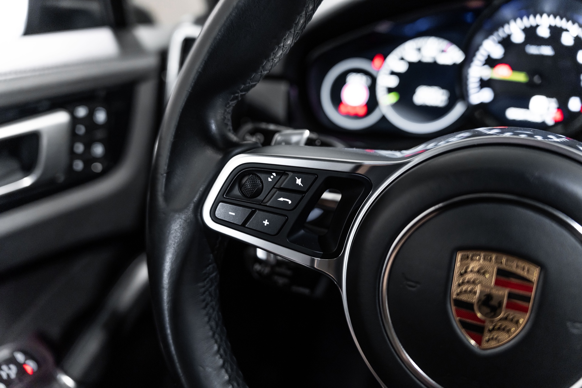Foto van Porsche Cayenne E-hybrid