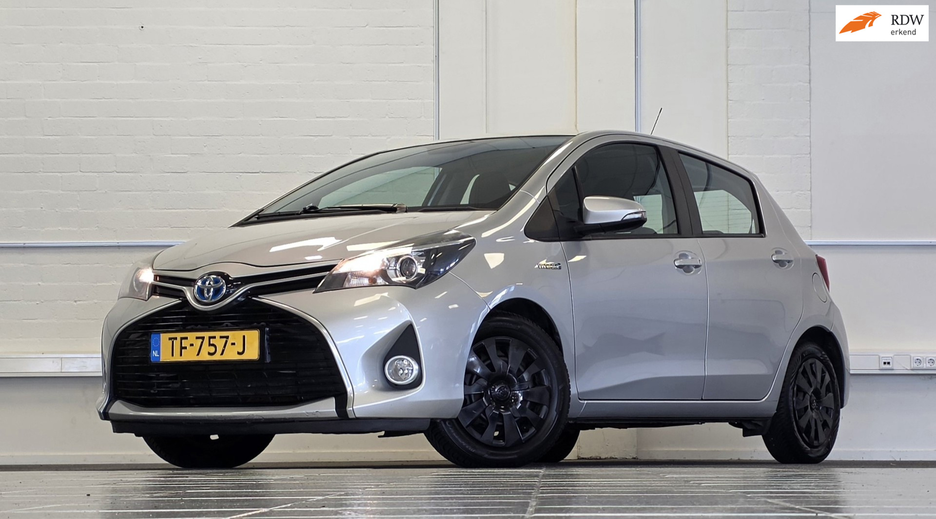 Toyota Toyota Yaris Hybrid 1.5 Hybrid Lease Limited Camera Garantie Nieuwe APK 2016 - voorkant