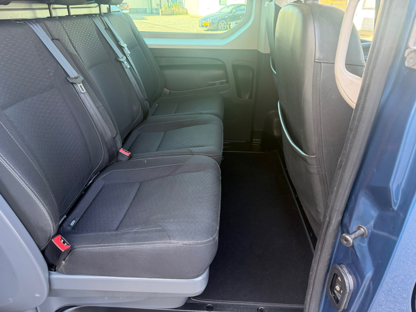 Foto van Opel Vivaro-b