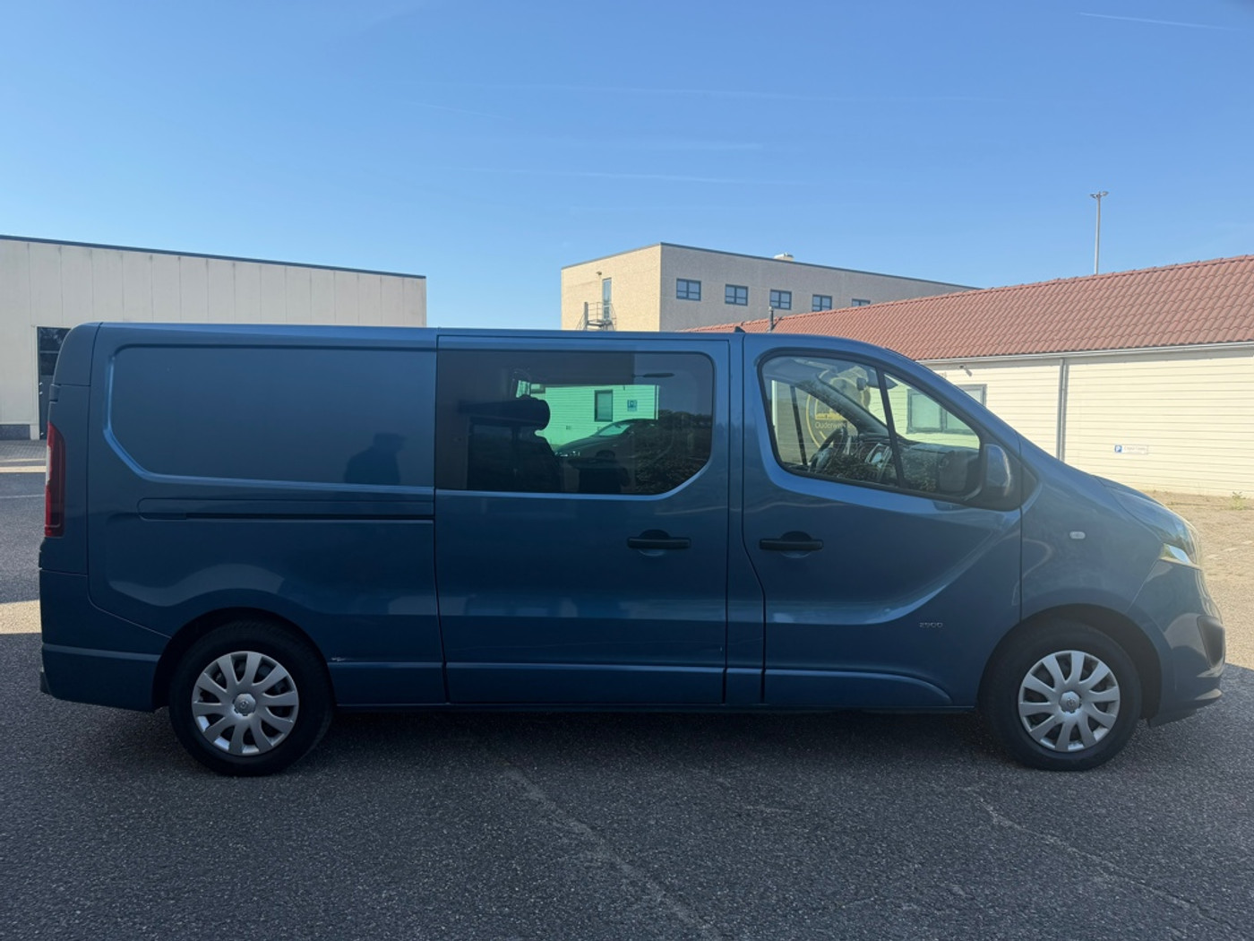 Foto van Opel Vivaro-b