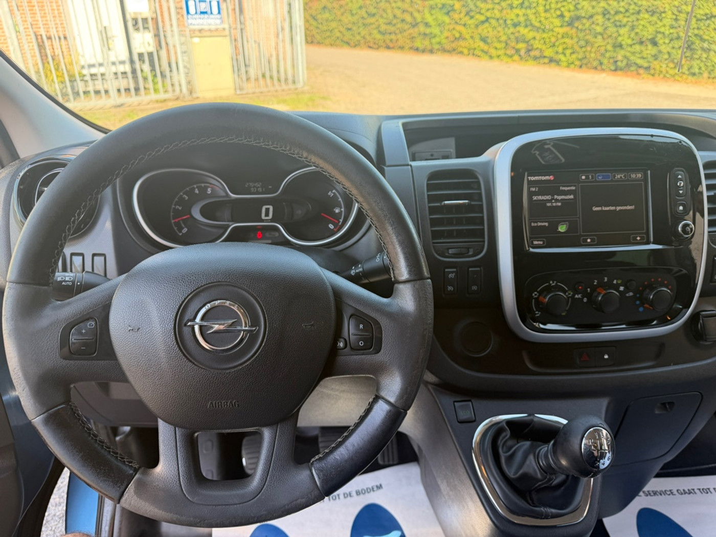 Foto van Opel Vivaro-b