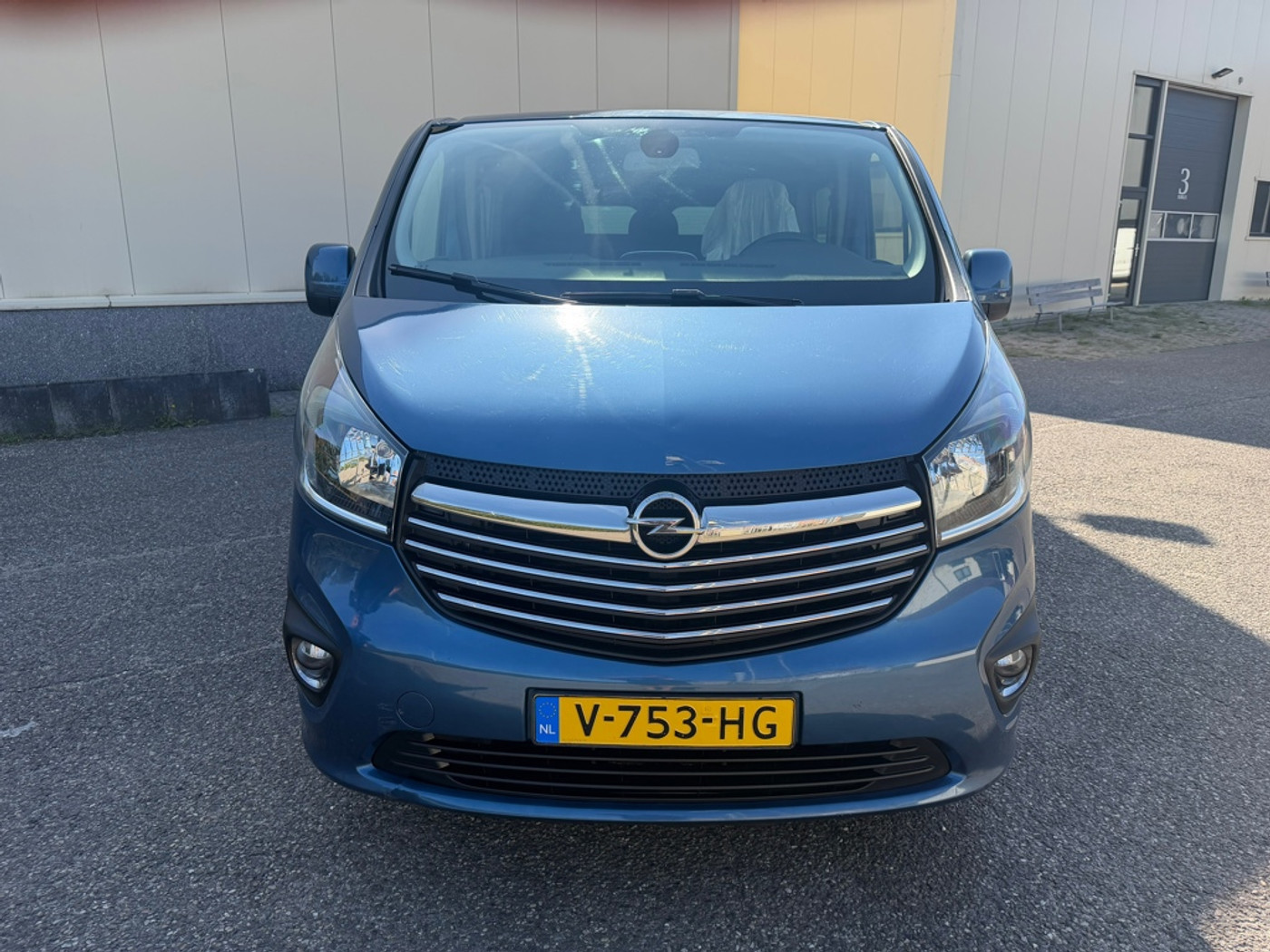 Foto van Opel Vivaro-b