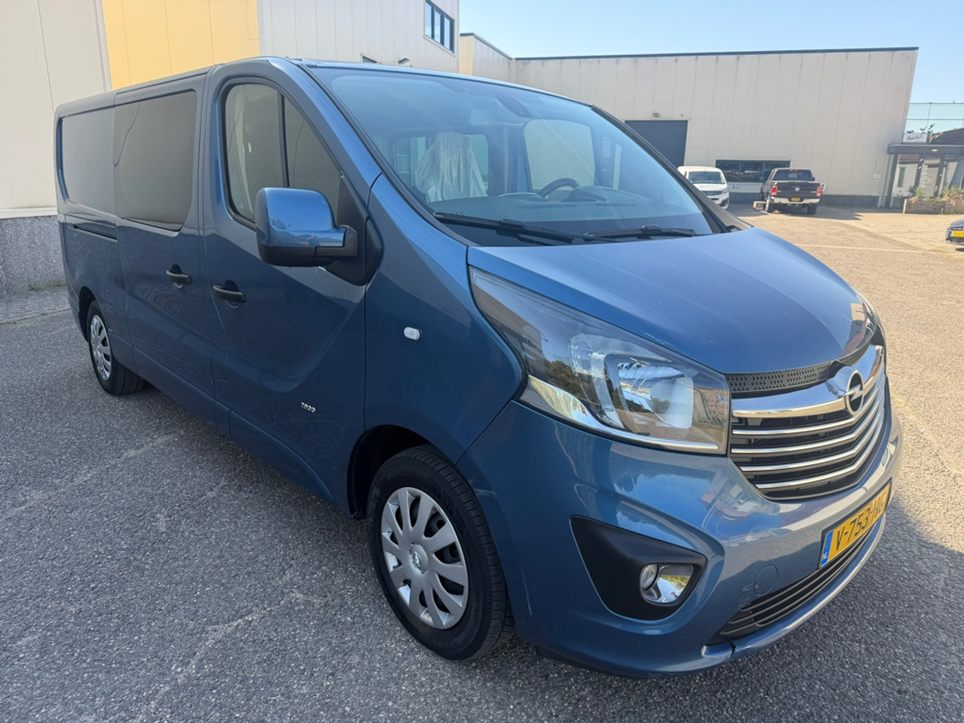 Foto van Opel Vivaro-b
