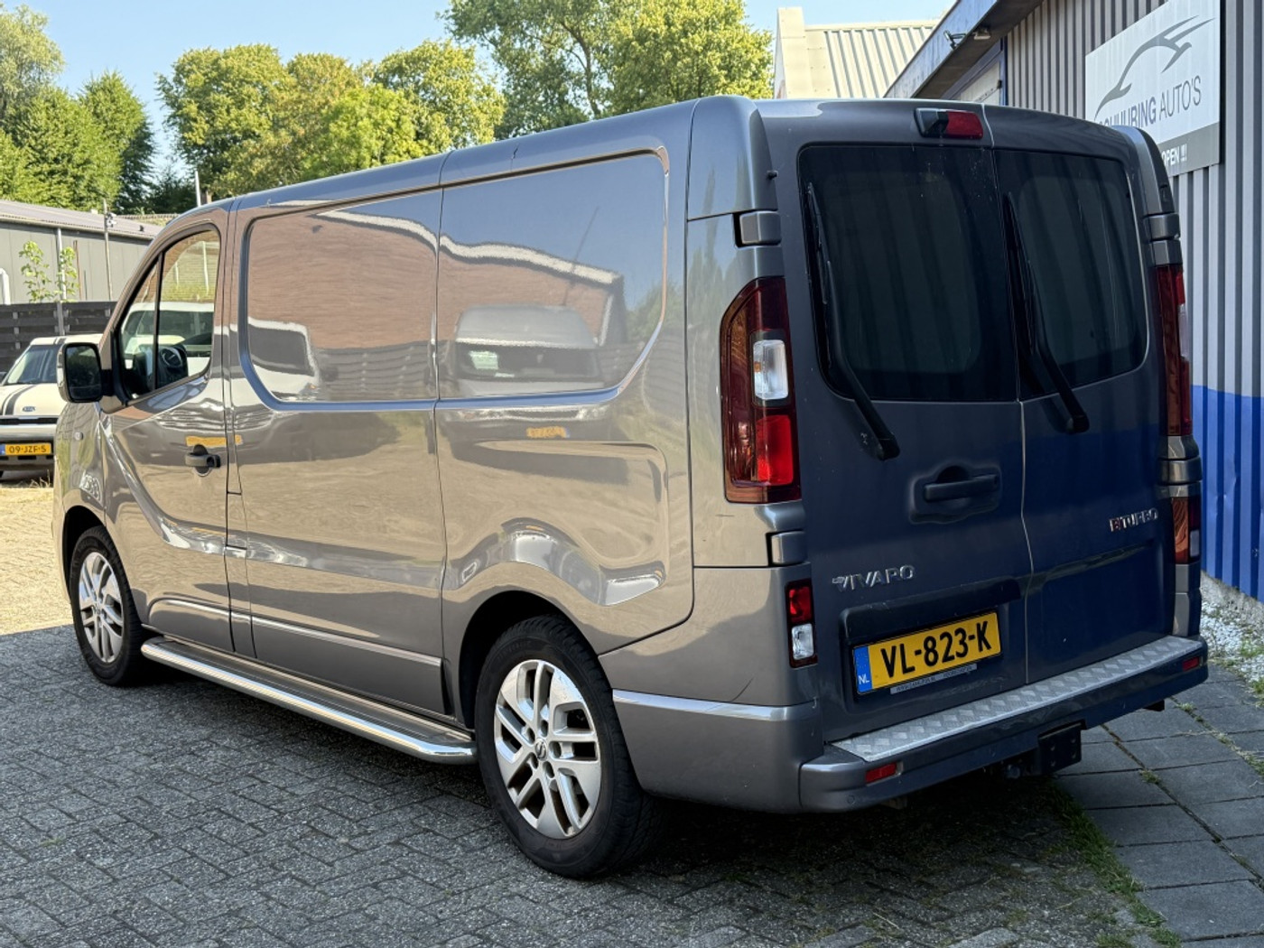 Foto van Opel Vivaro-b