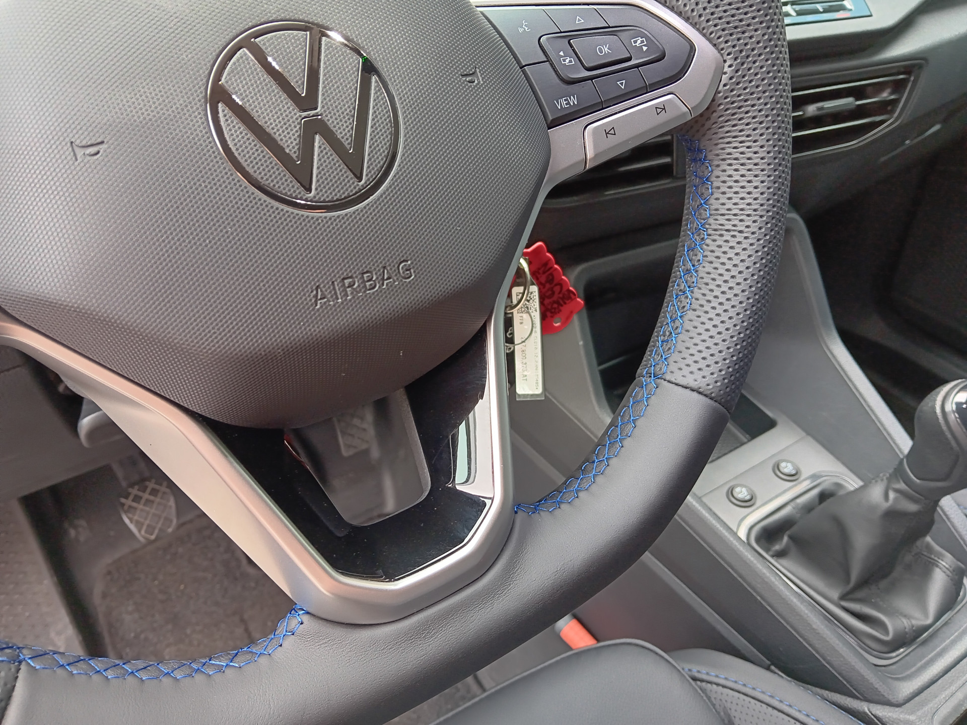 Foto van Volkswagen Caddy Modified Partition Wall