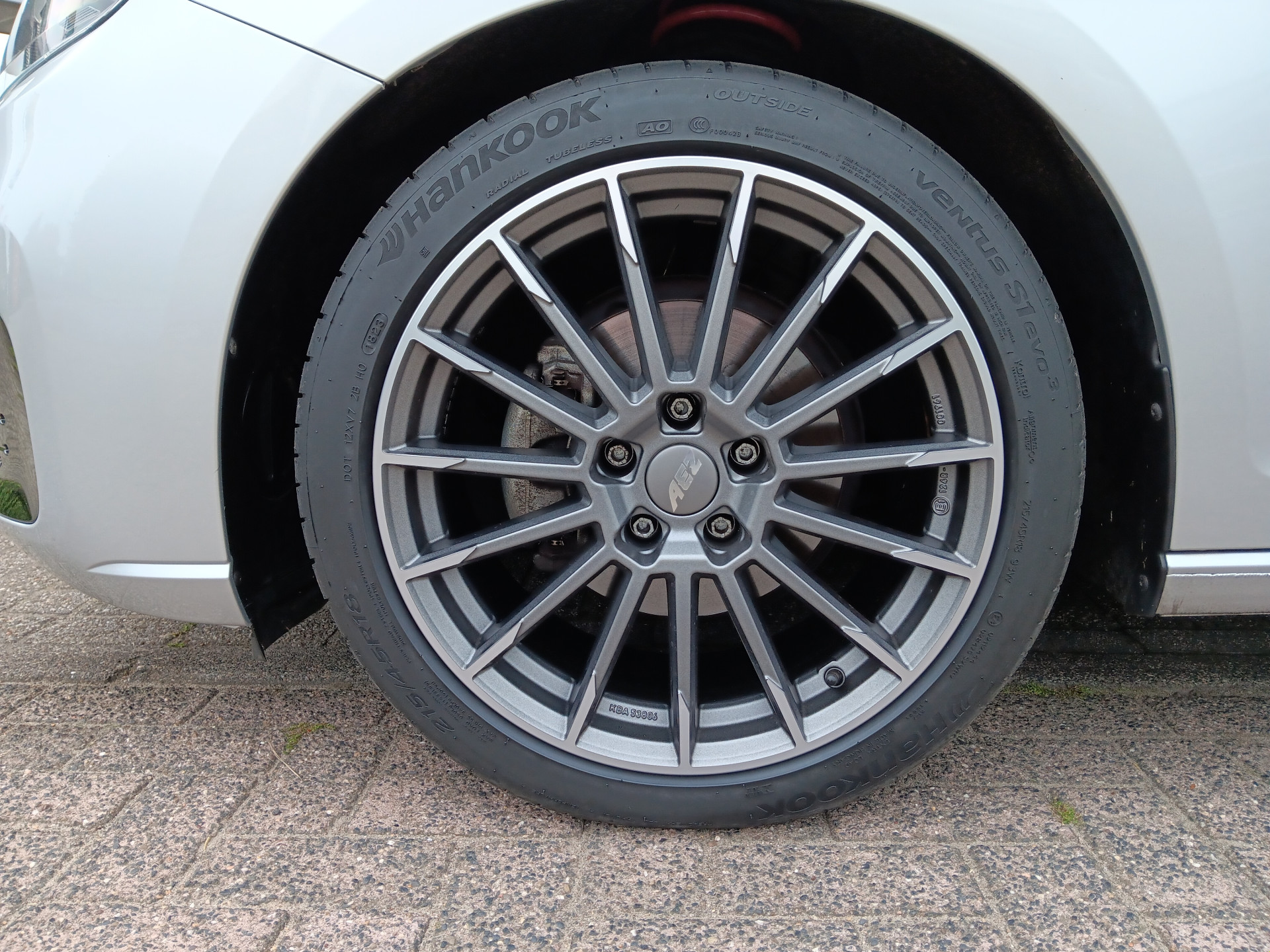 Foto van Volkswagen Caddy Modified Partition Wall