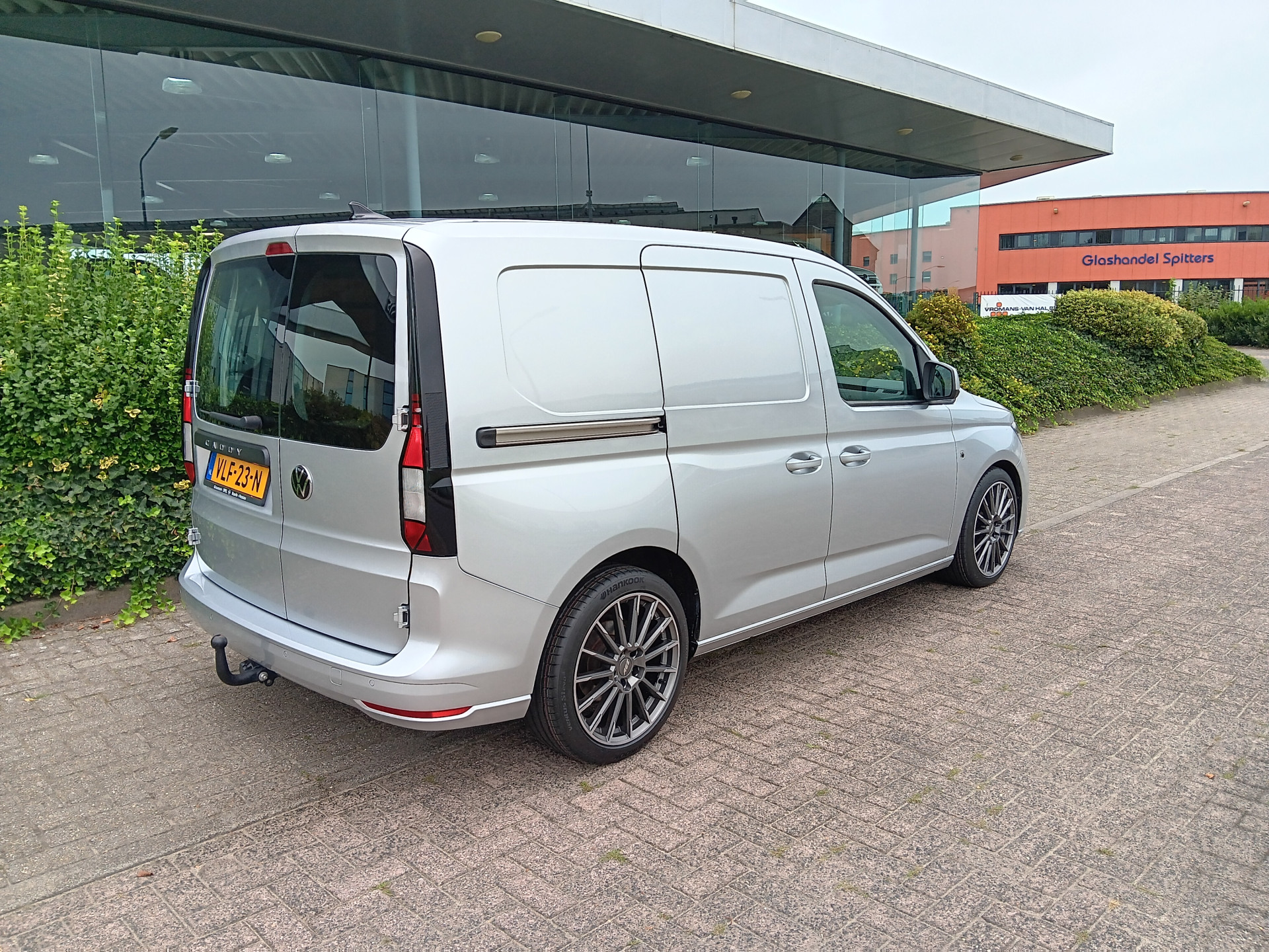 Foto van Volkswagen Caddy Modified Partition Wall