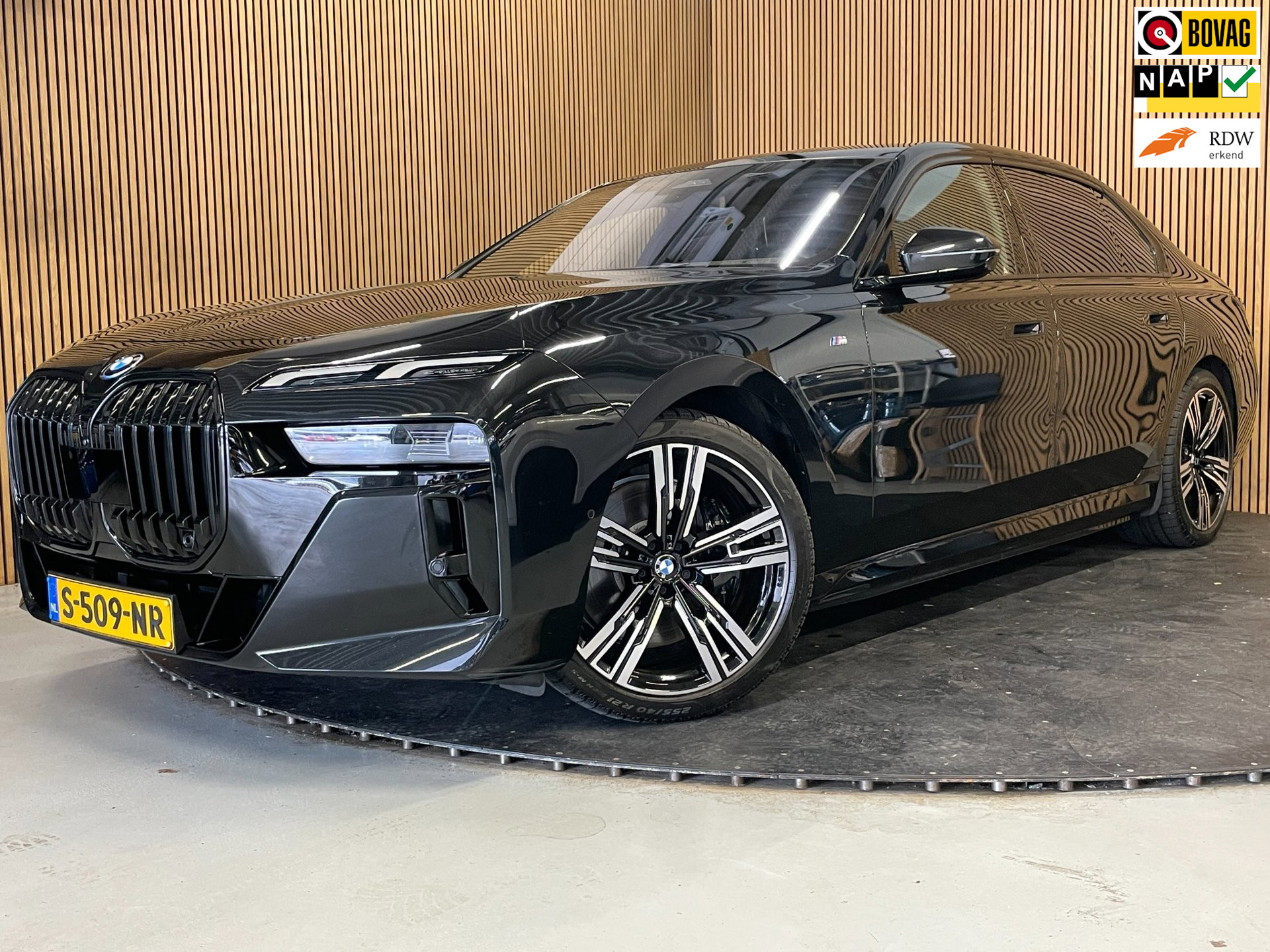 BMW I7 Xdrive60 XDrive60 106 kWh|M-SPORT|96% SOH|BLACK EDITION|FULL OPTION|PANORAMA|STOEL+STUURVERW|360+3D+V+A CAMERA|NAP|NL-AUTO|INCL.BTW| 2023 - voorkant