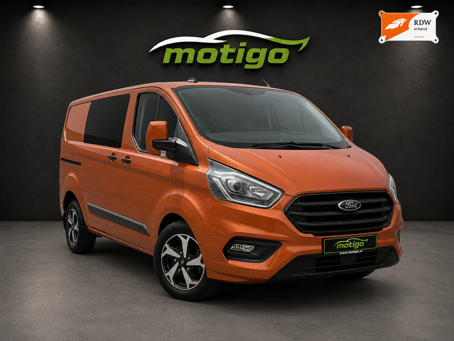 Ford Transit Custom 300 2.0 TDCI L1H1 Limited DC 1e eigenaar 2023 - voorkant