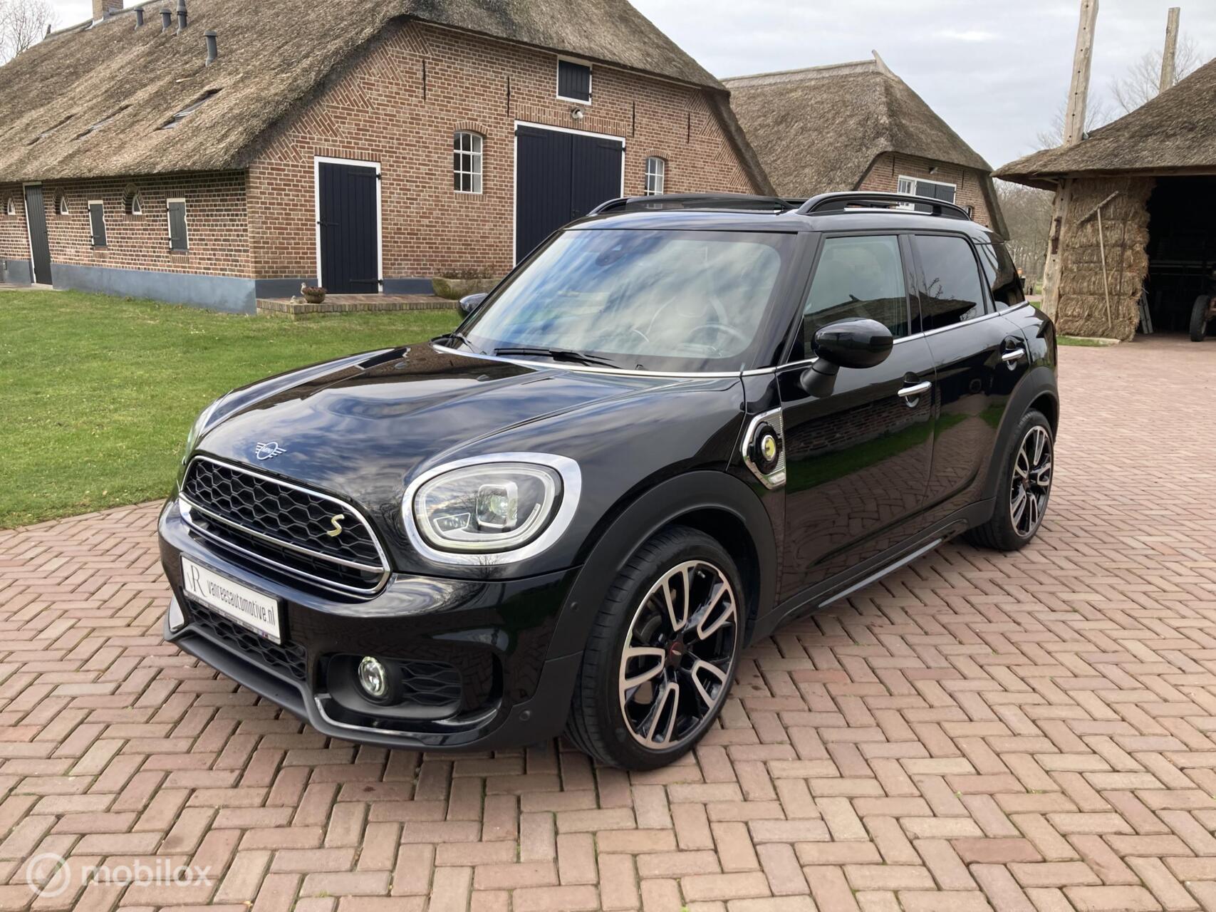 Mini Countryman Cooper Se All4 1.5 Cooper S E ALL4 JCW 2020 - voorkant