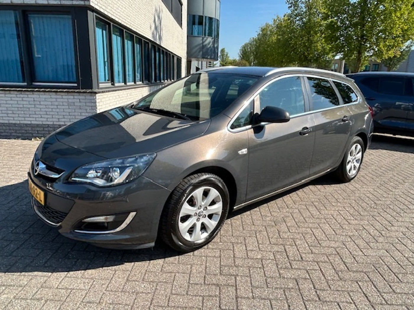 Opel Astra Sports Tourer 1.4 Turbo Sport + 2016 - voorkant