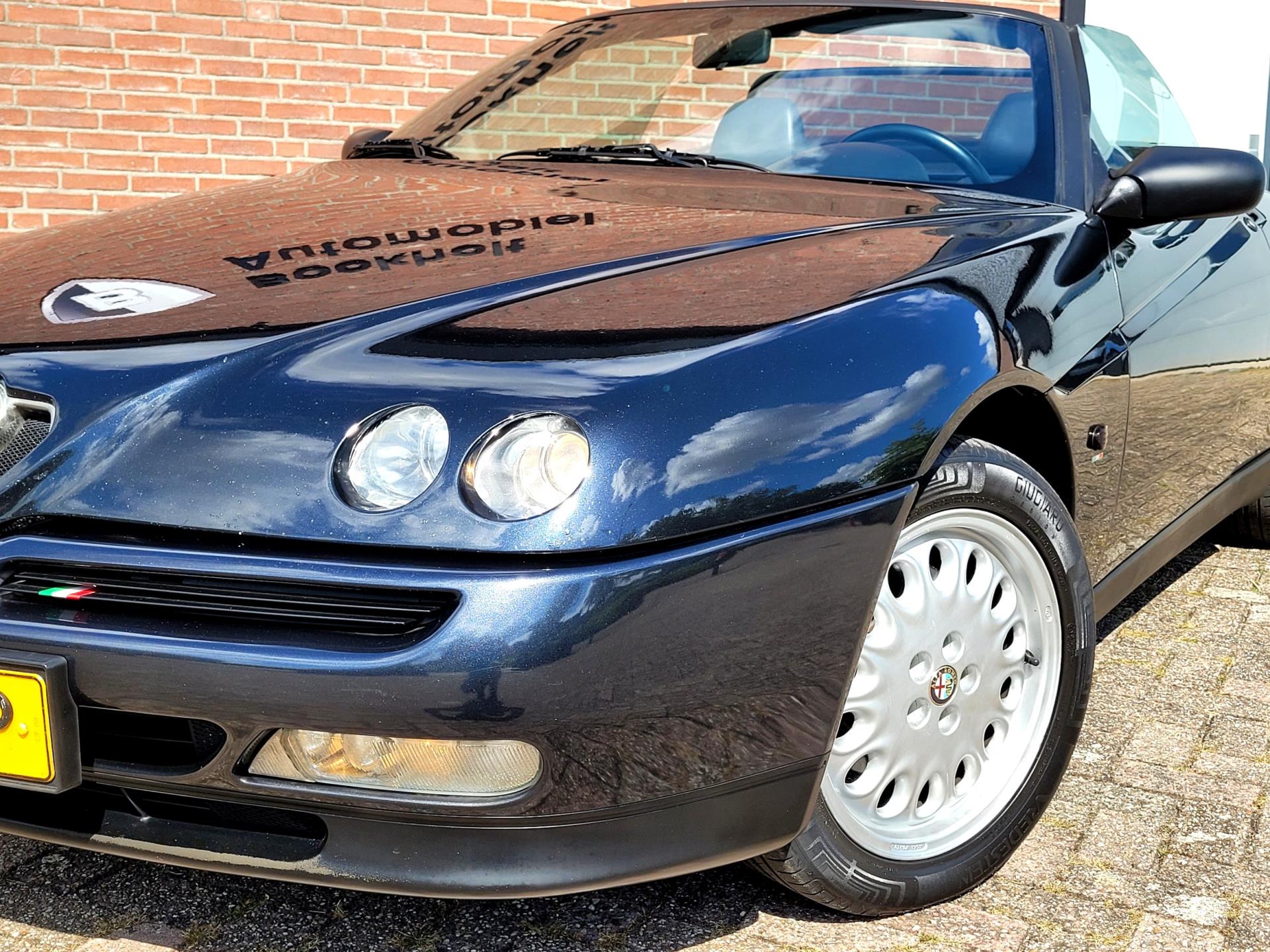 Foto van Alfa Romeo ( Alfa Romeo Spider )